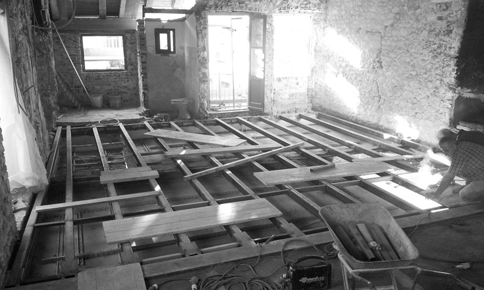 历史建筑中的现代复式公寓-2