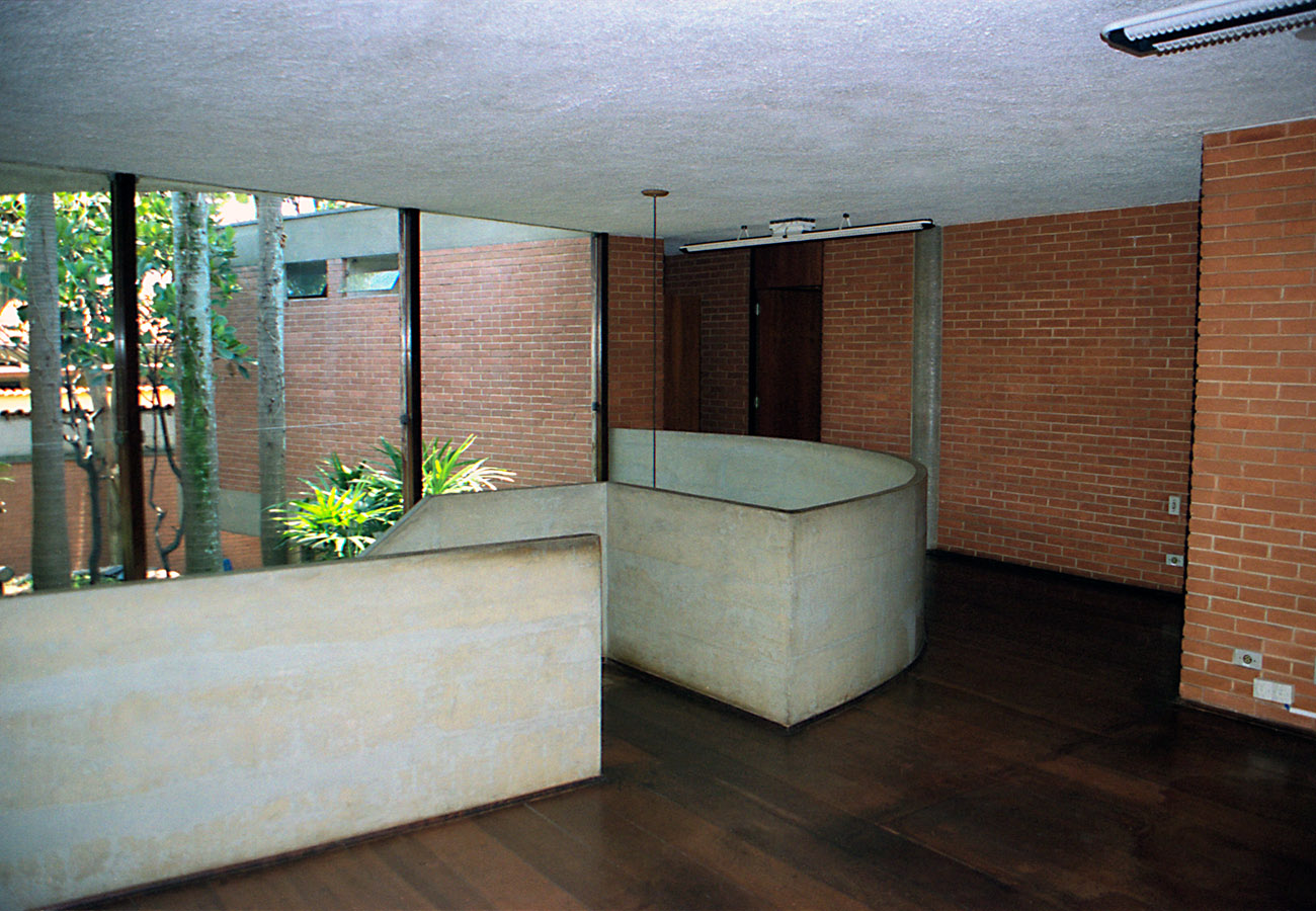 绿意盎然的家庭住宅-41