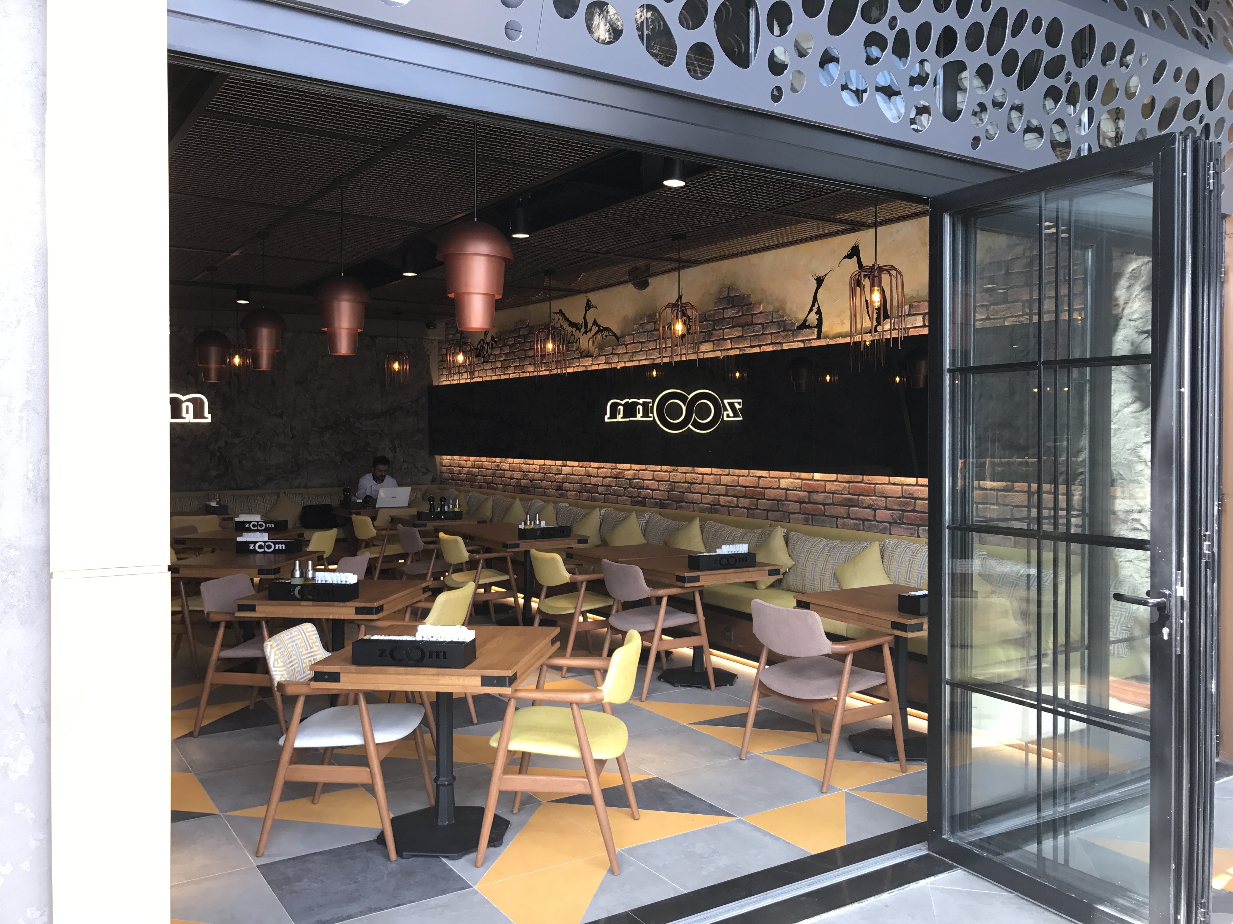 2017 年完成的 ZOOM 咖啡餐厅室内设计案例-44