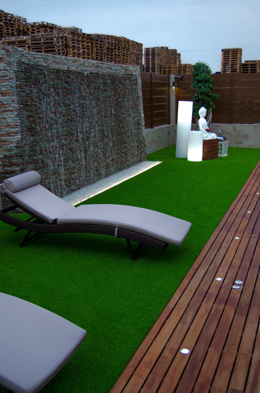 自然融合的户外泳池设计-4