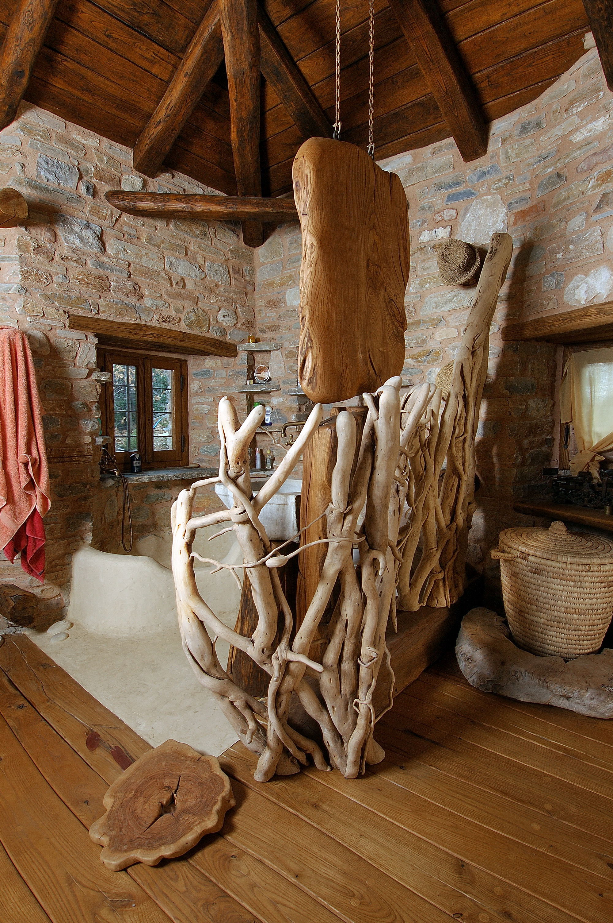 Pelion 山间混凝土石屋，融入自然的简约生活-36