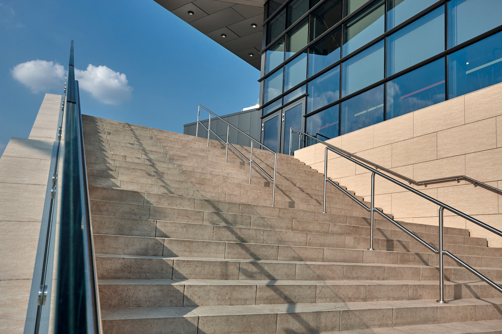 德国投资的新维罗纳购物中心-6