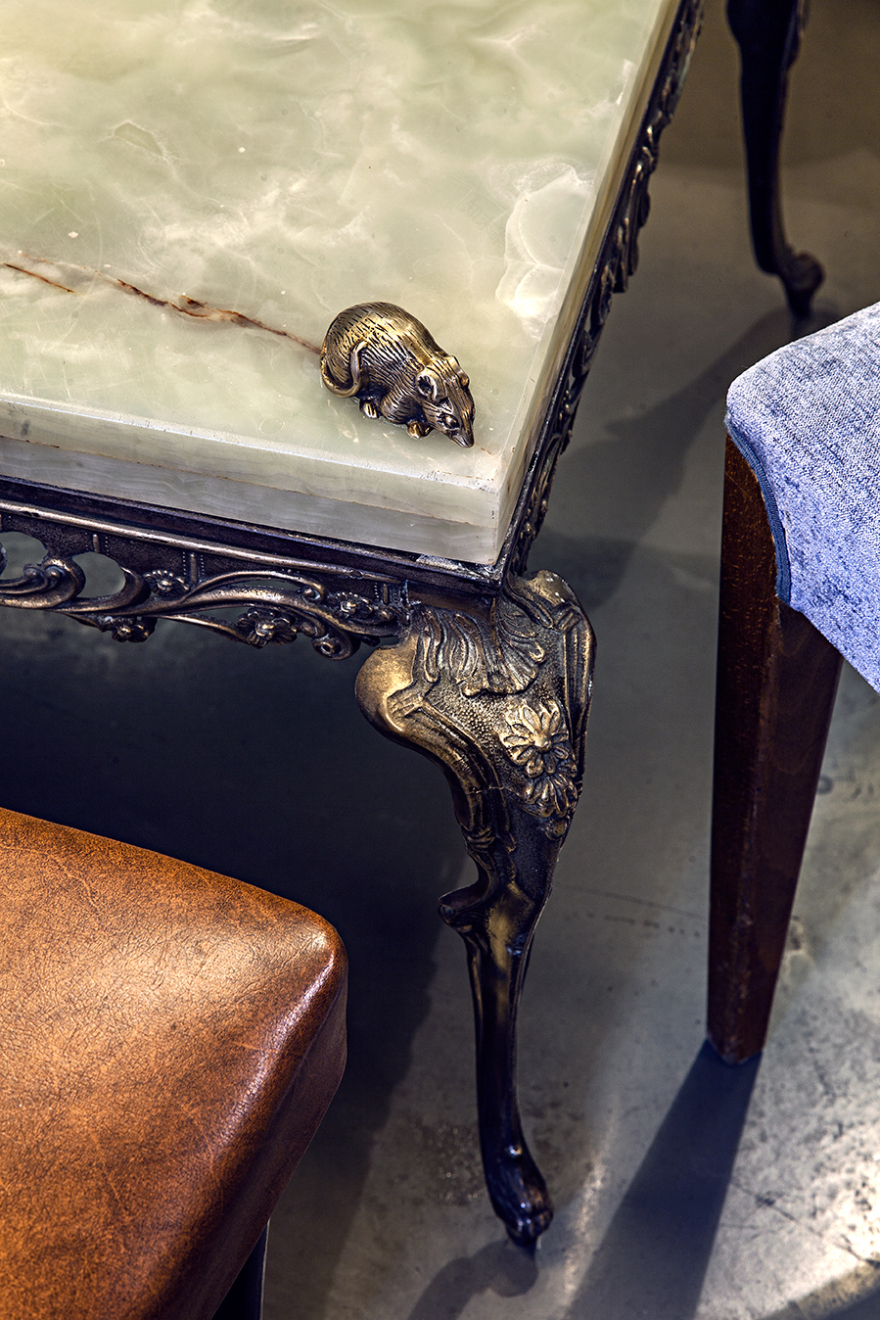 重塑城市中心古宅,打造梦幻般的酒吧空间-5