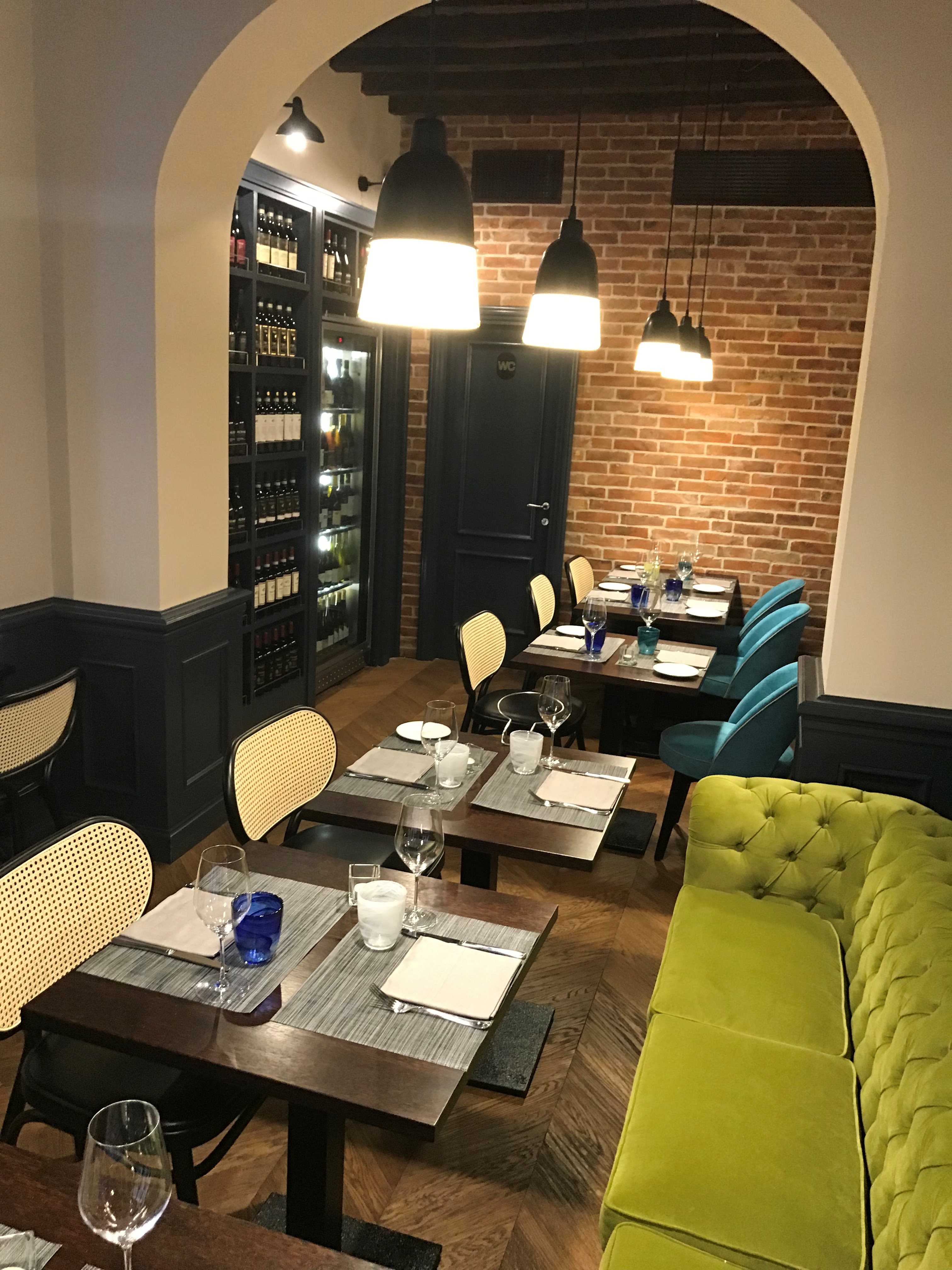 2019 年完成的意大利餐厅设计佳作-7