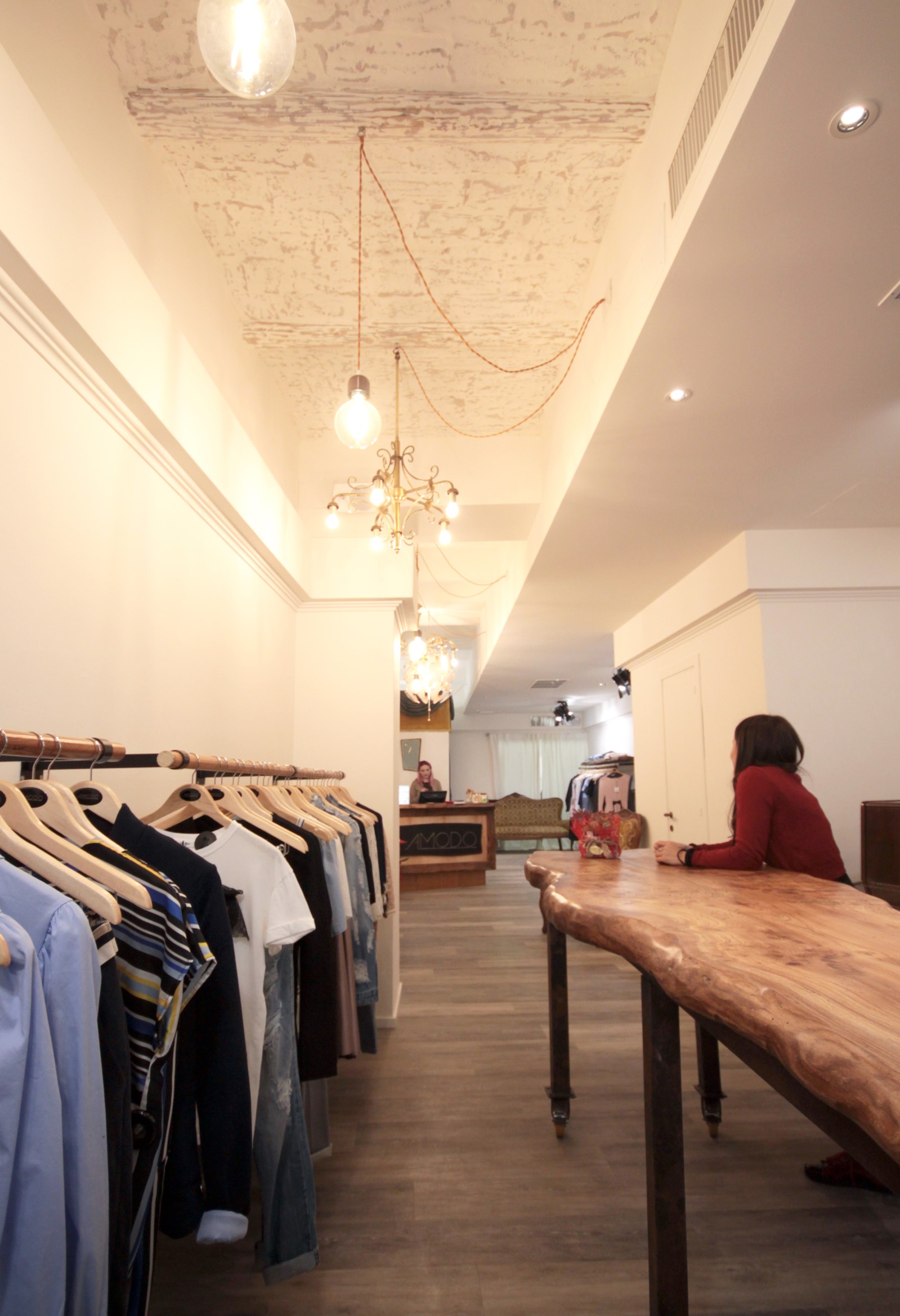 AMODO 时尚服装店 | 2017 年室内设计佳作-4