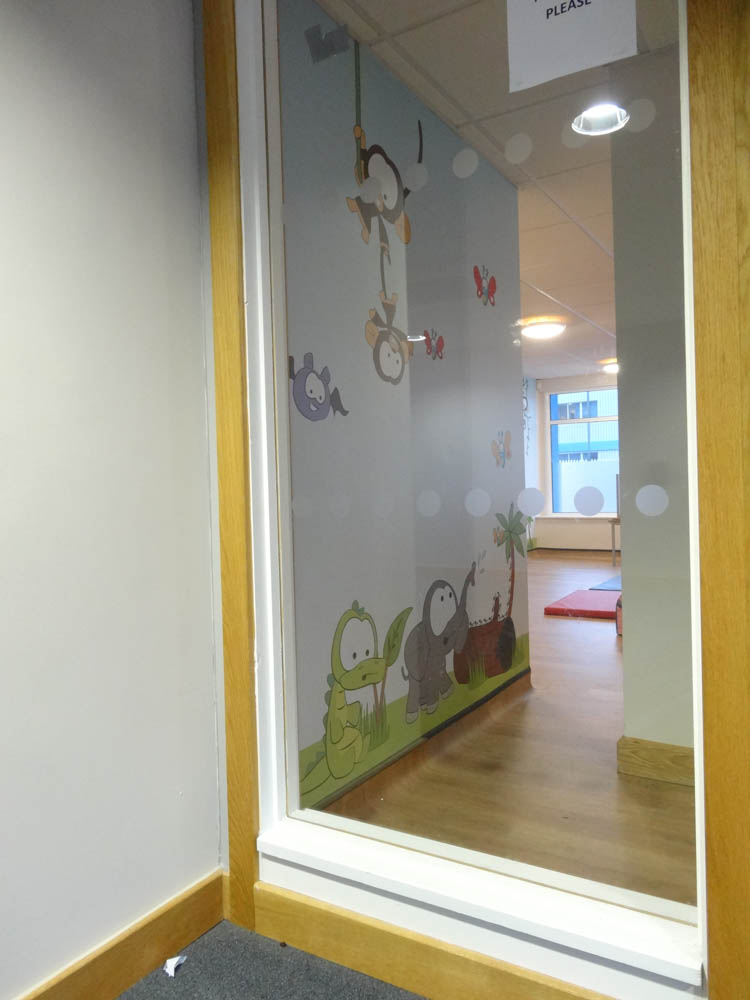 创意定制墙贴打造活力儿童空间-2