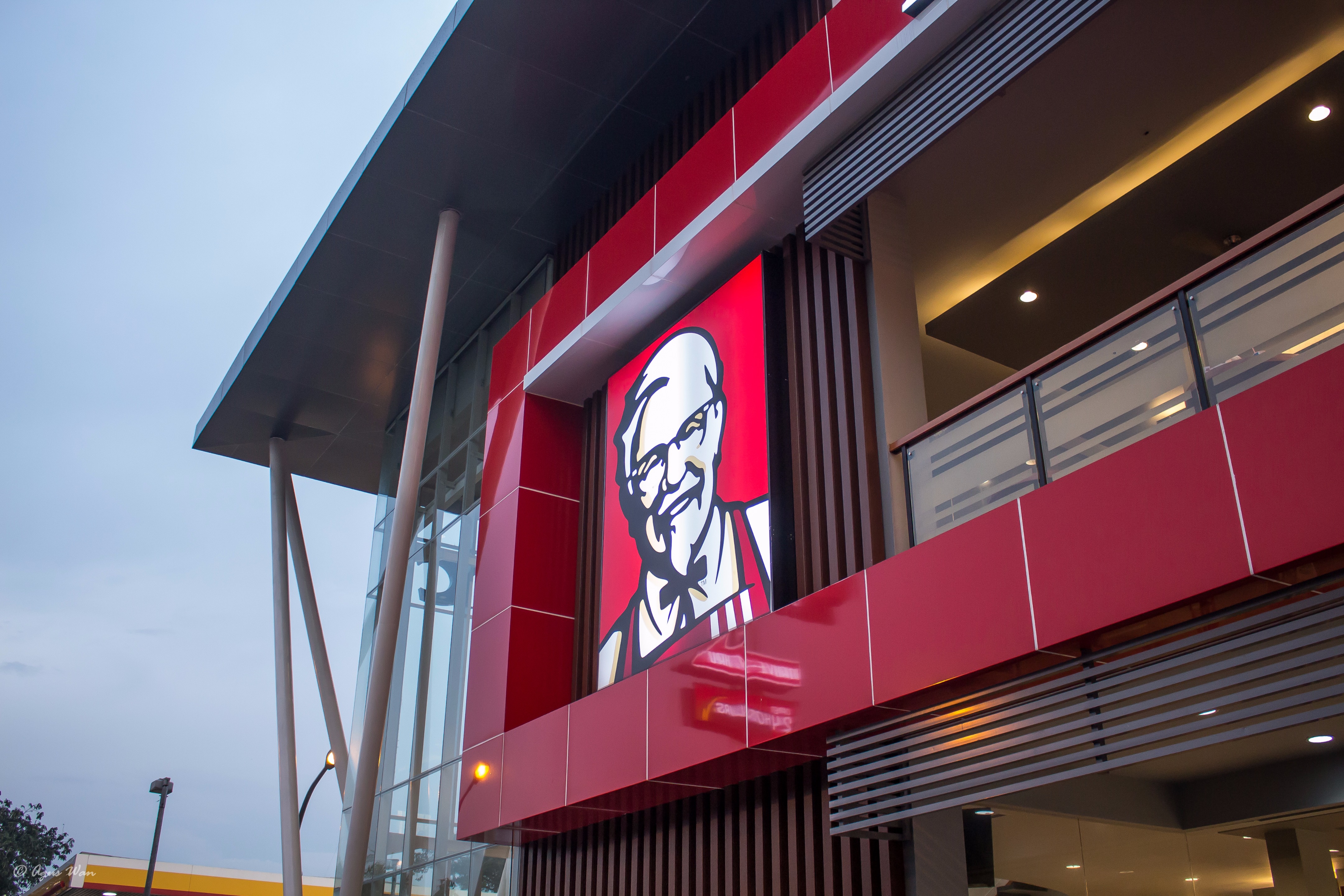 印尼 KFC 主题餐厅 | 现代简约设计典范-5