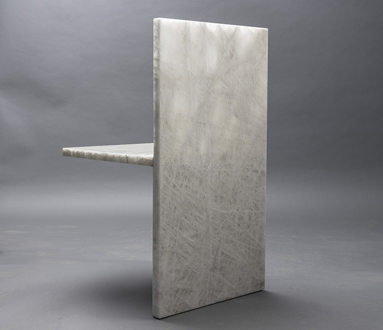 克劳斯特的"And Here I Sit" | 极简与紧张的完美融合-8