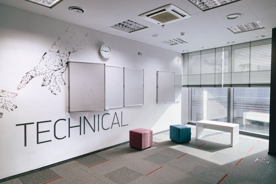 圣彼得堡银行数字部门现代办公空间设计-6