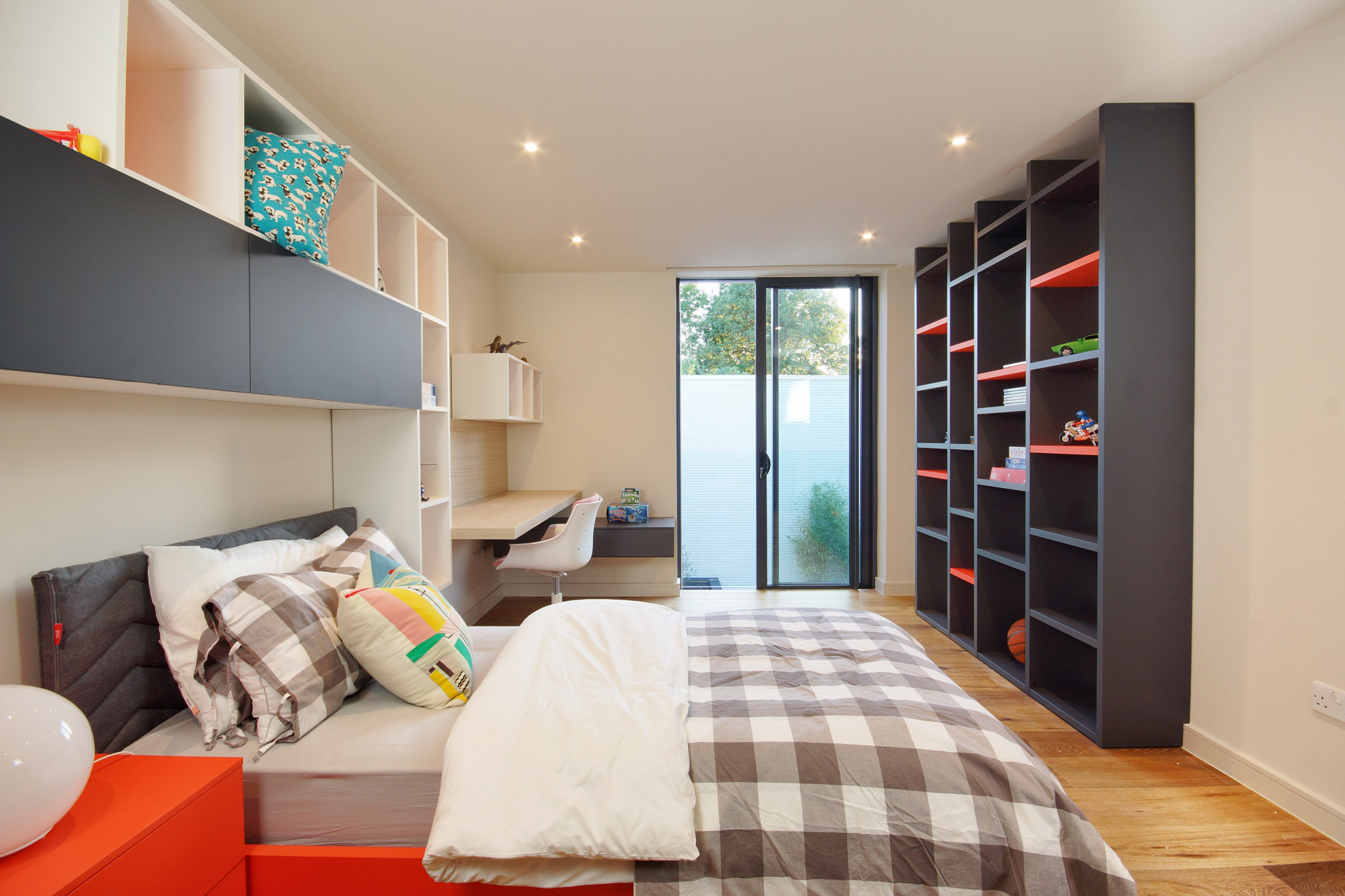 伦敦中心地段现代家居设计典范-11