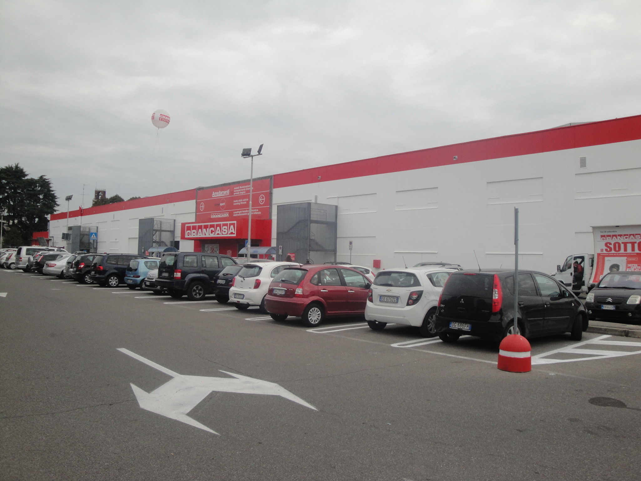 2015 年意大利 nerviano 购物中心翻新-11