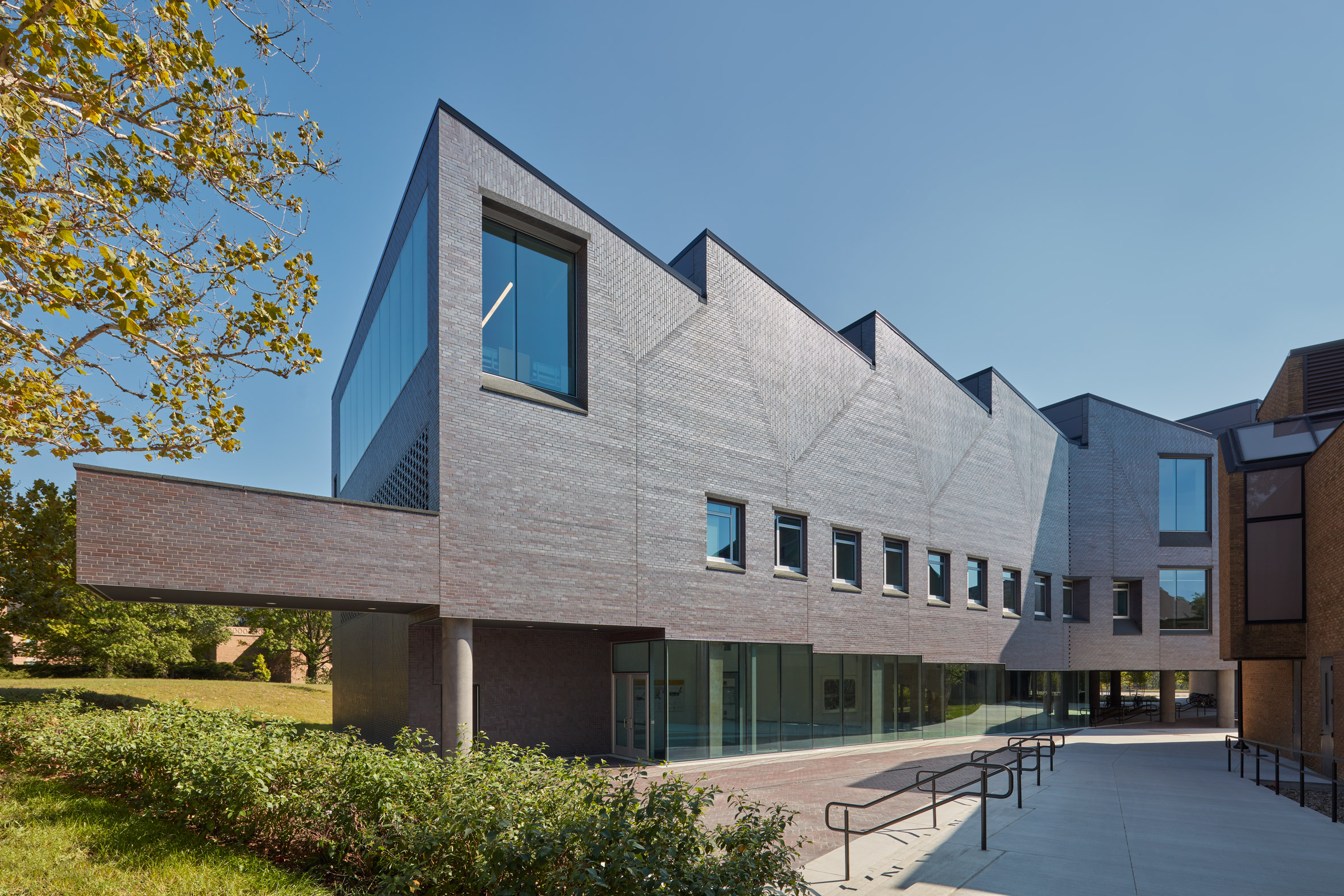 普雷斯顿斯科特科恩打造密歇根建筑学院锯齿屋顶新翼-2