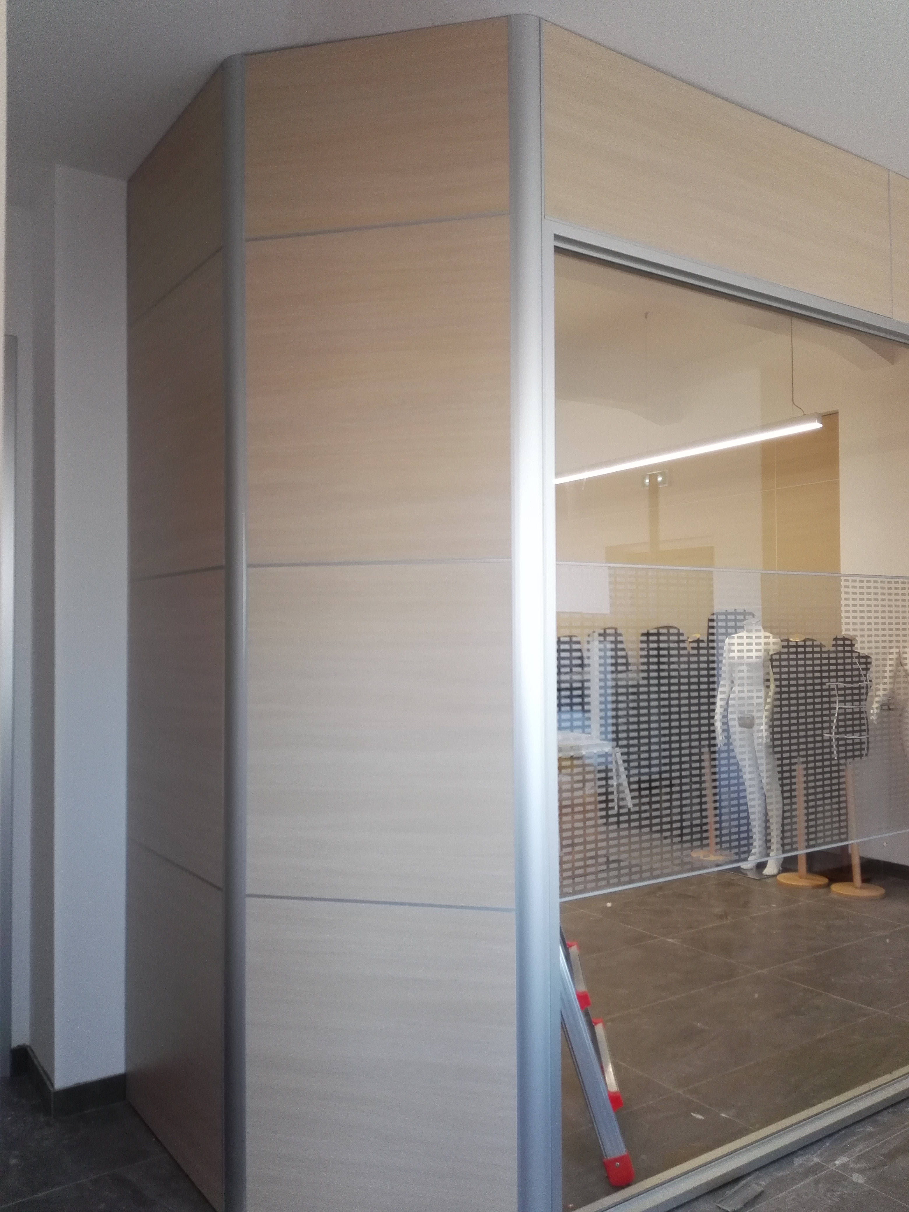 时尚学院 Naples 分隔墙设计-1