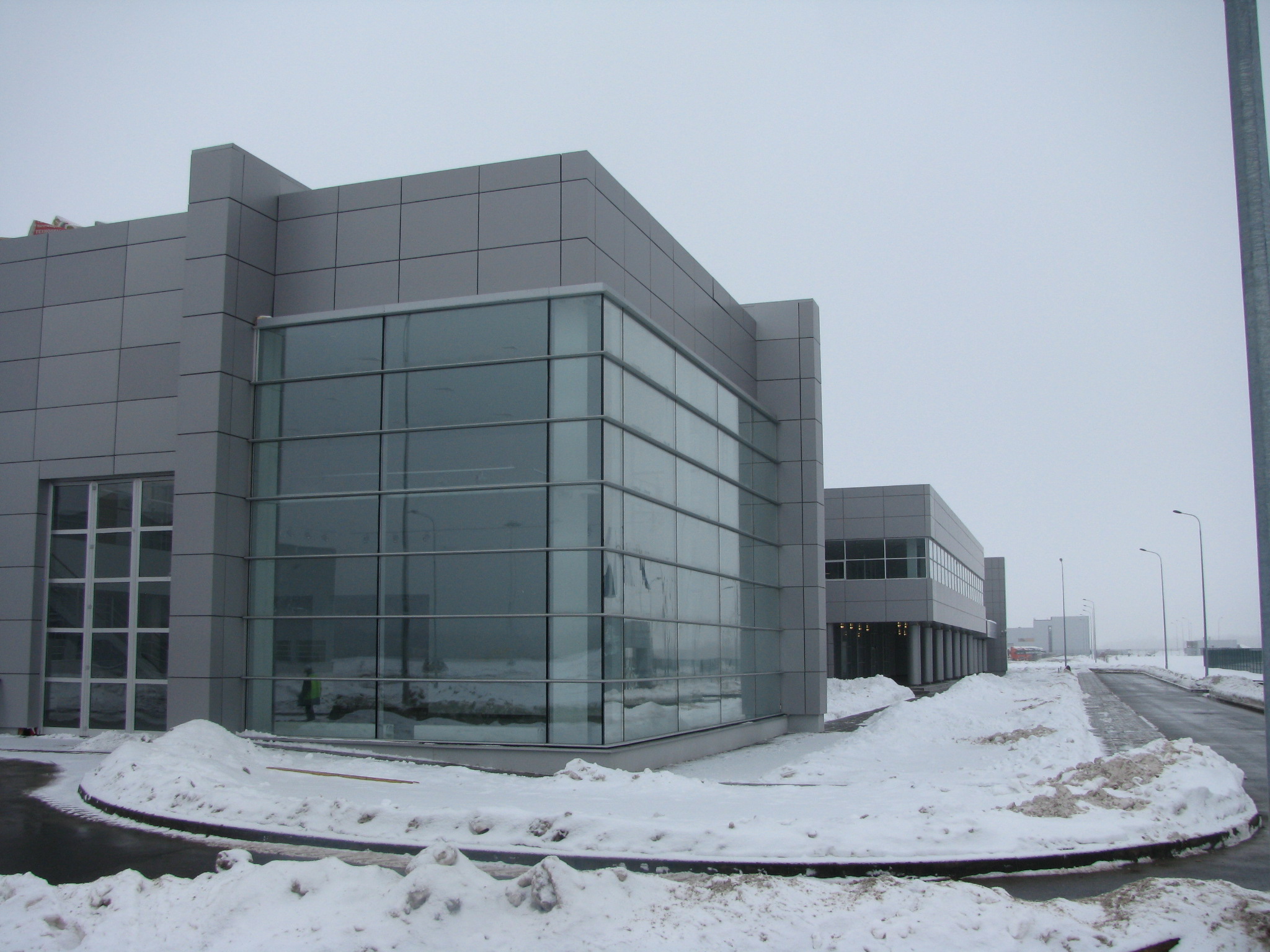 俄罗斯 Volvo·Renault 卡车工厂办公大楼设计-13