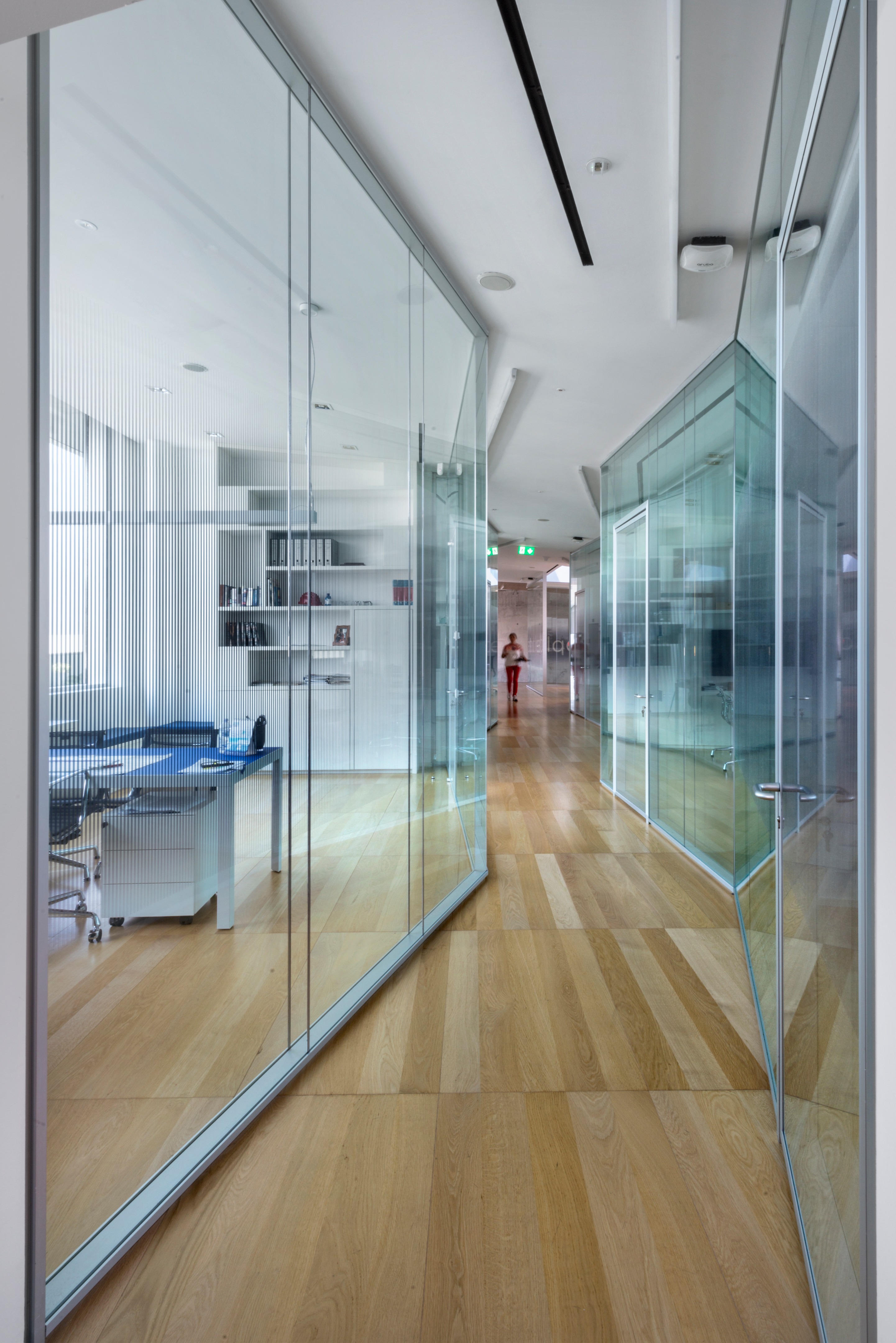 创新医疗企业总部，船舱灵感诠释动感与高效-6