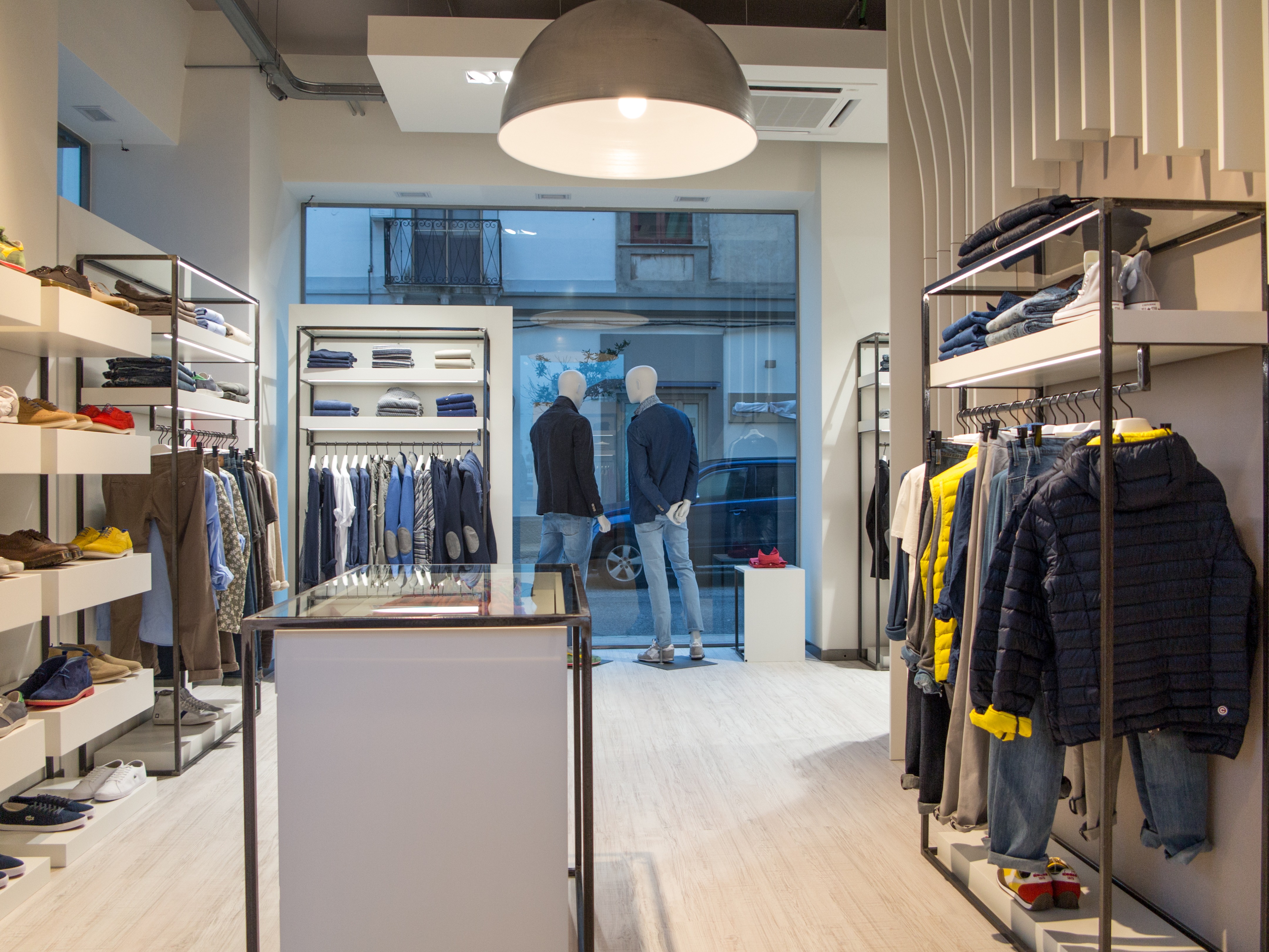 2015 年完成的“My Wear”木结构展示店-5