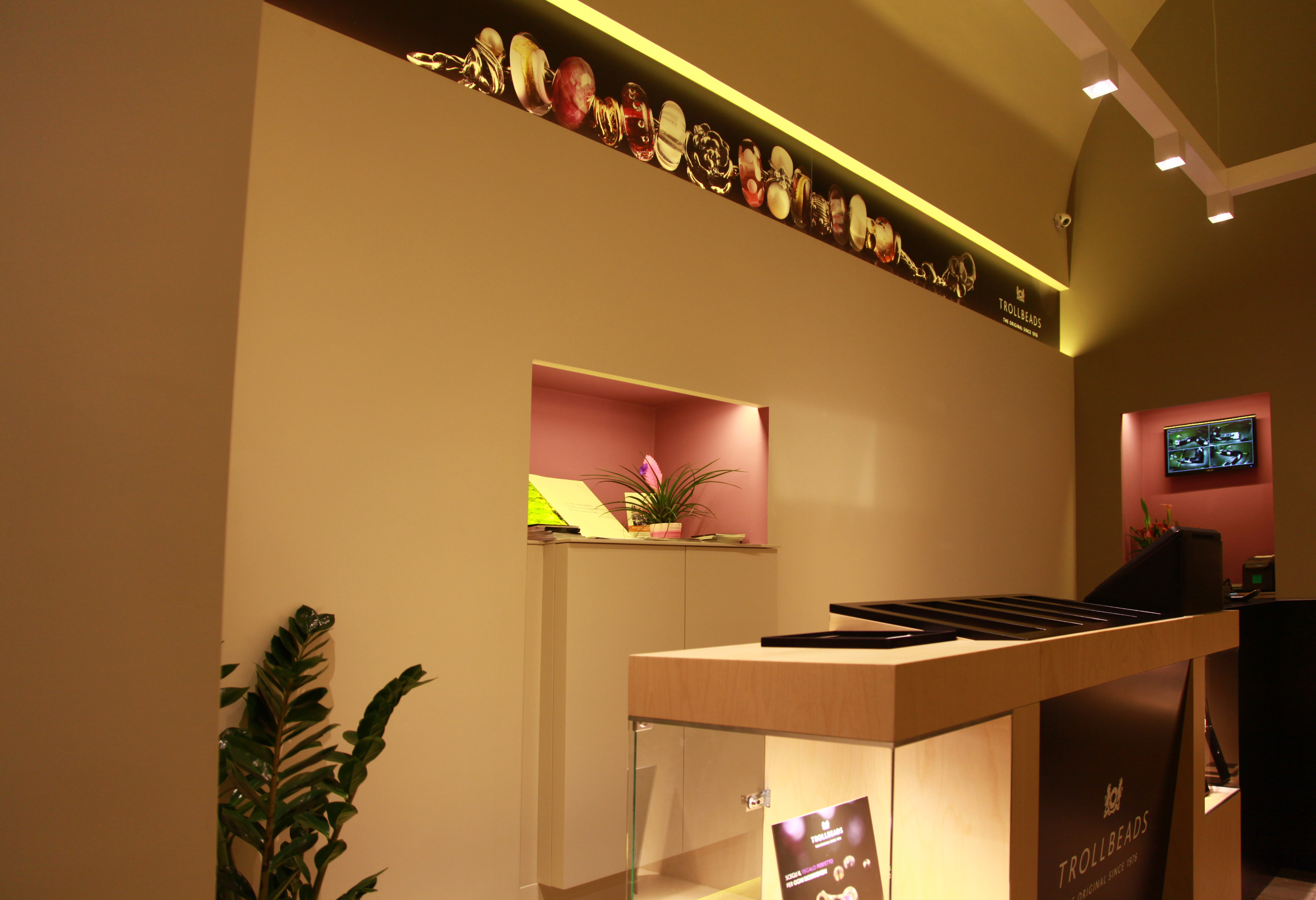 2016 年意大利 Bitonto Trollbeads 商店室内设计-1