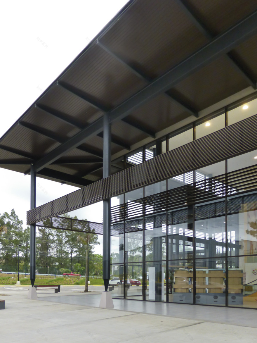 南美购物中心遮阳设计 | 舒适节能的铝制百叶窗-6