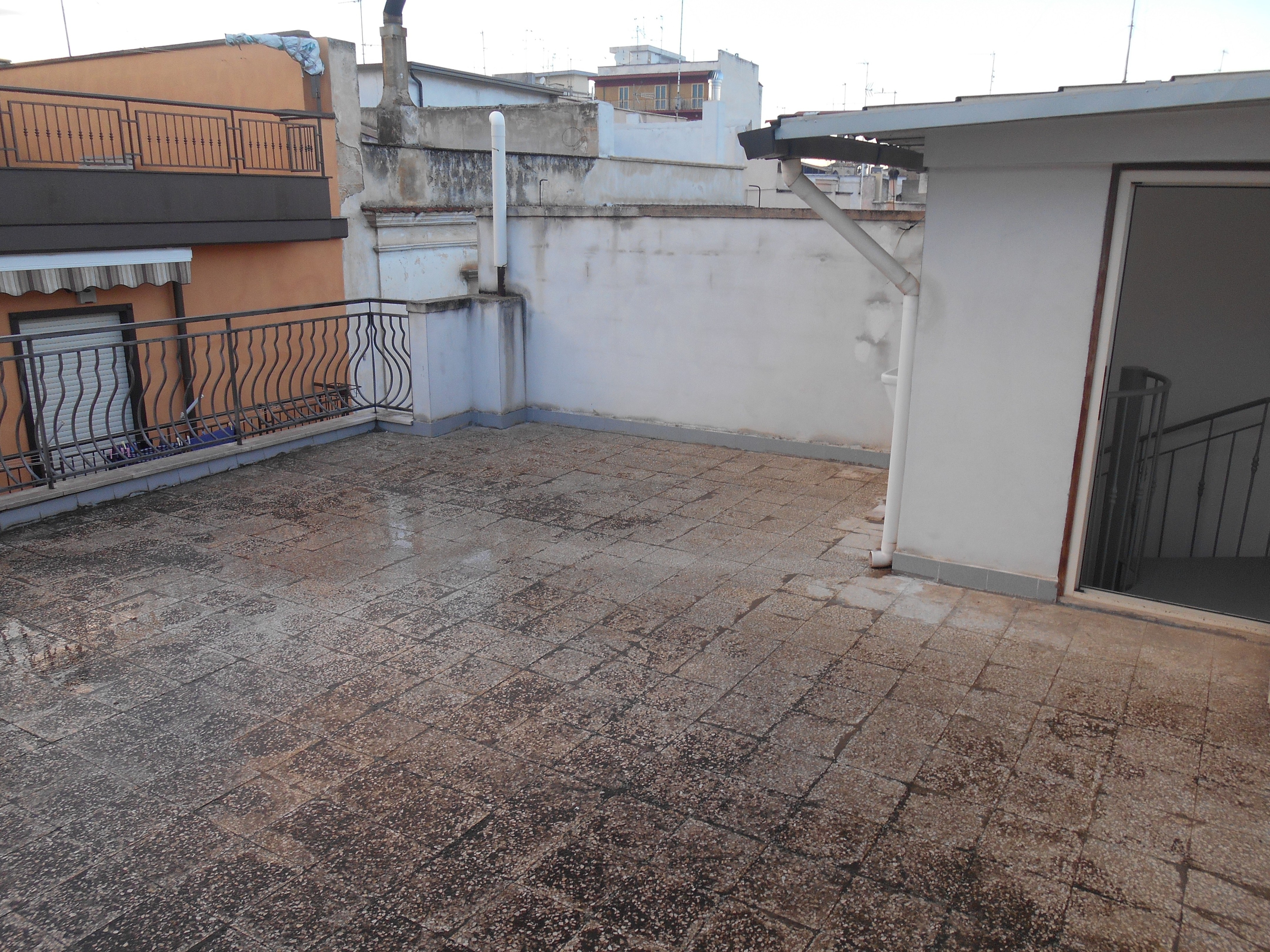 2015 年完成的屋顶保温改造 | 单户住宅的复兴与更新-2