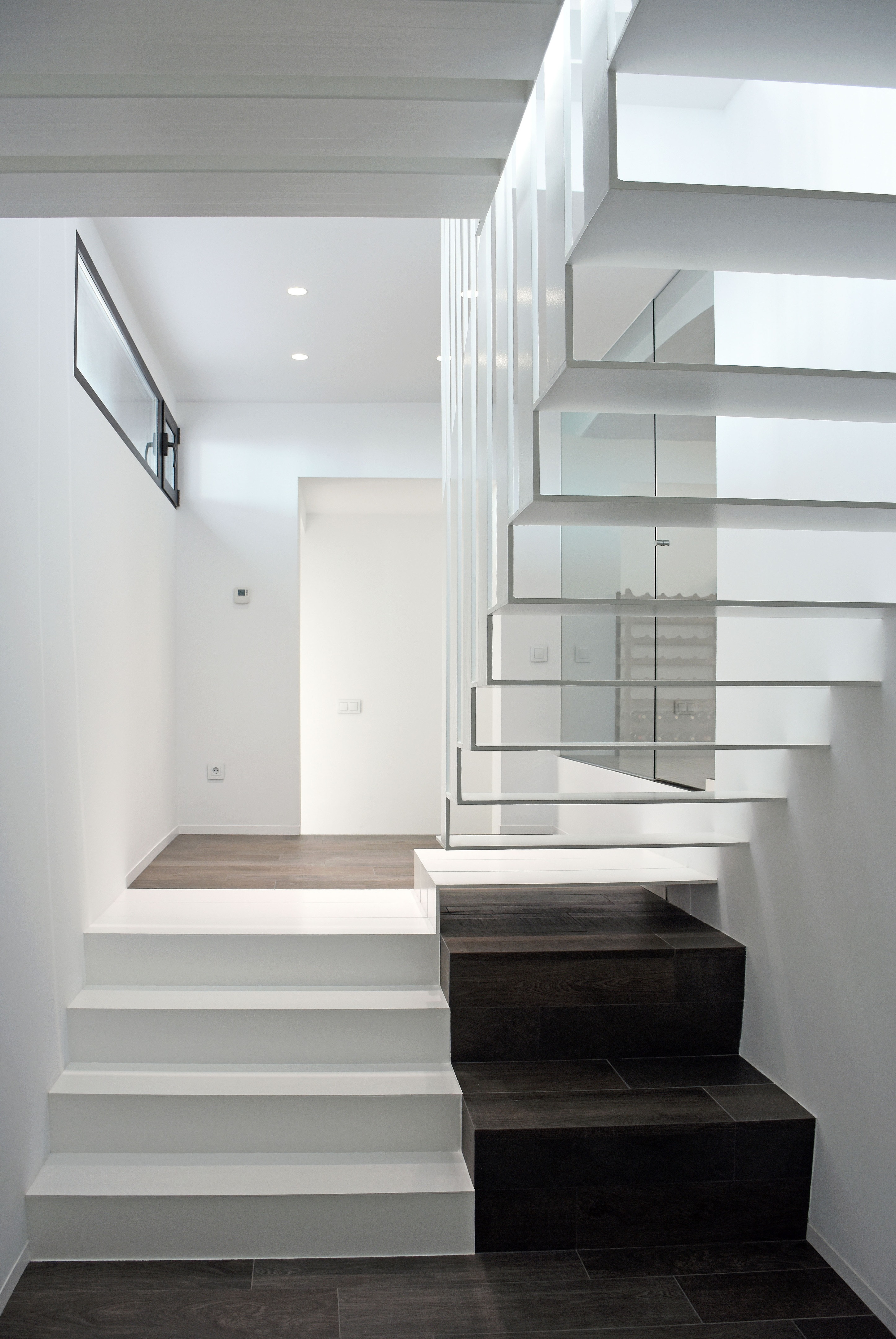 白色简约海景别墅 设计师 Adi Escura Arquitectos-25