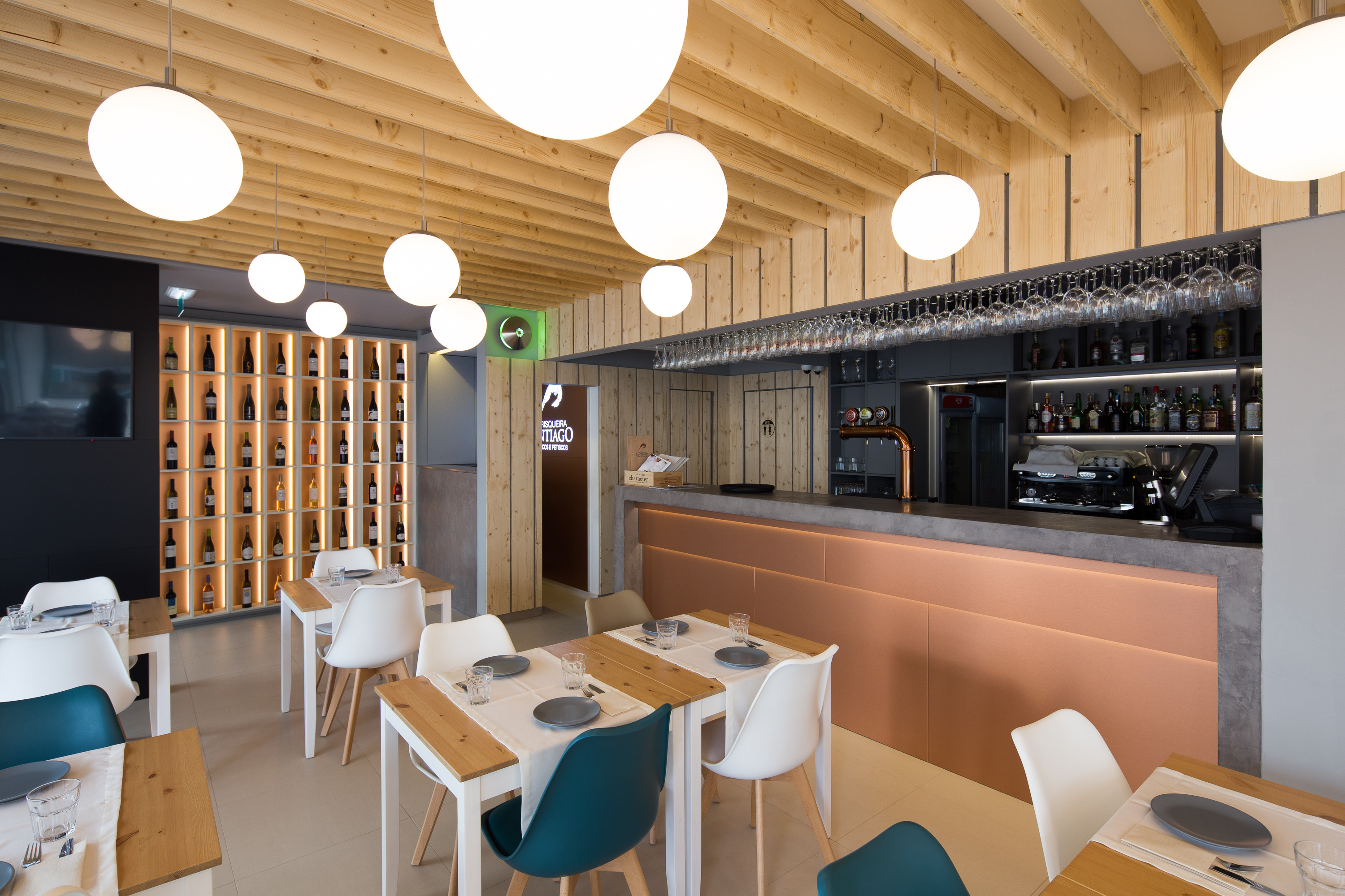 葡萄牙阿尔加维 Quarteira Santiago 餐厅室内设计-9