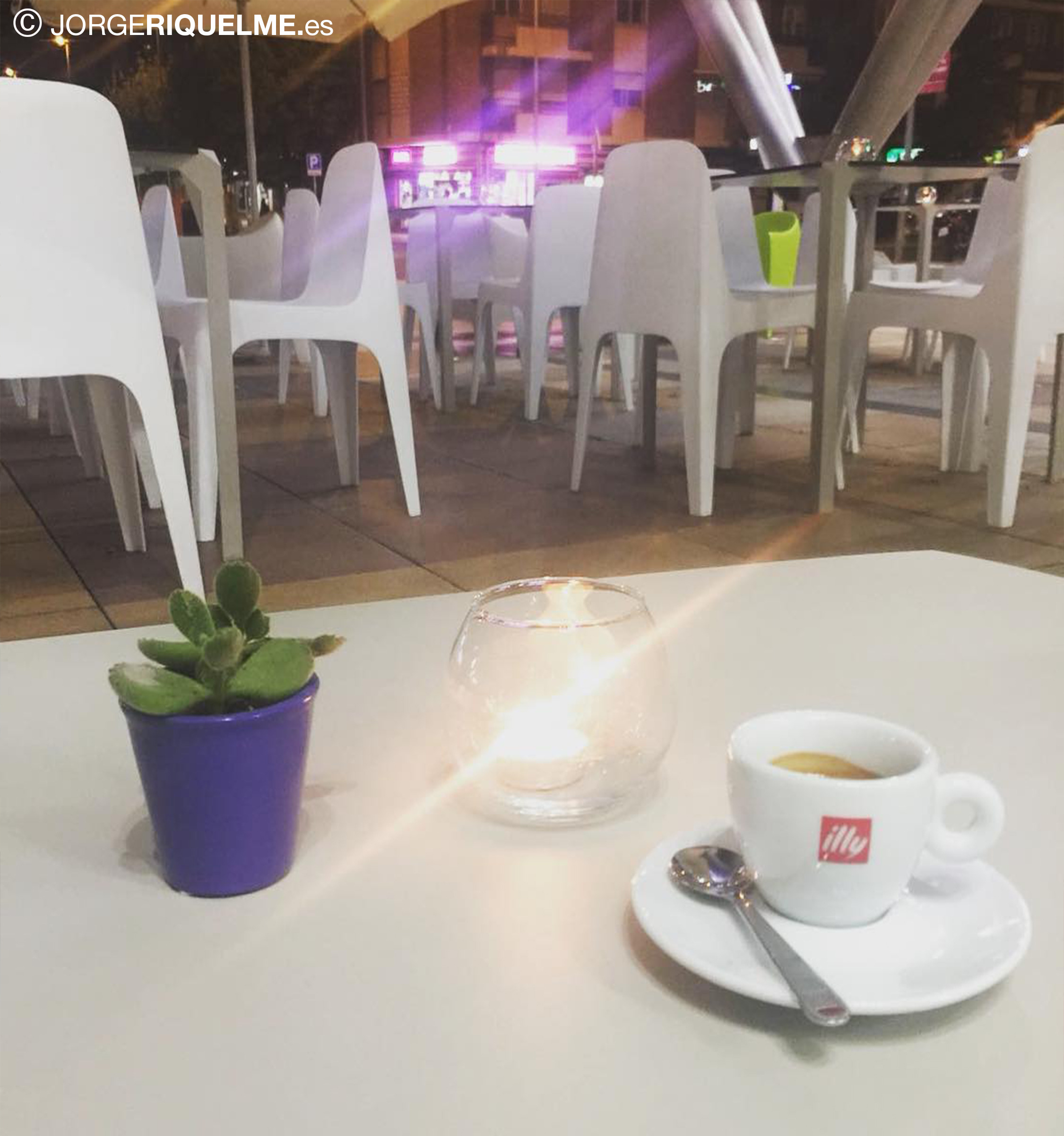 概念实验室酒吧 | 光影材料打造极致空间-8