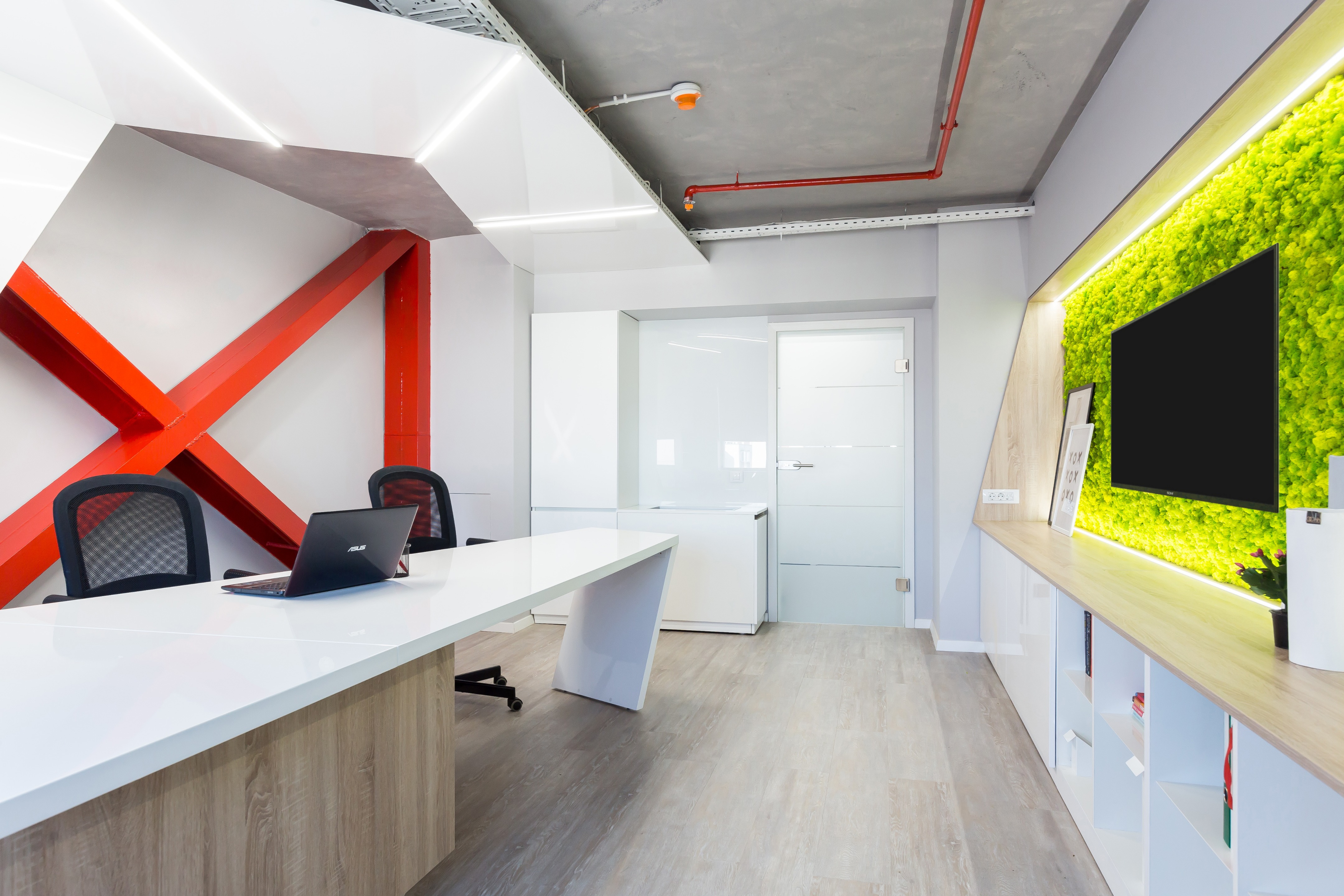 极简科技红 X 办公室-3