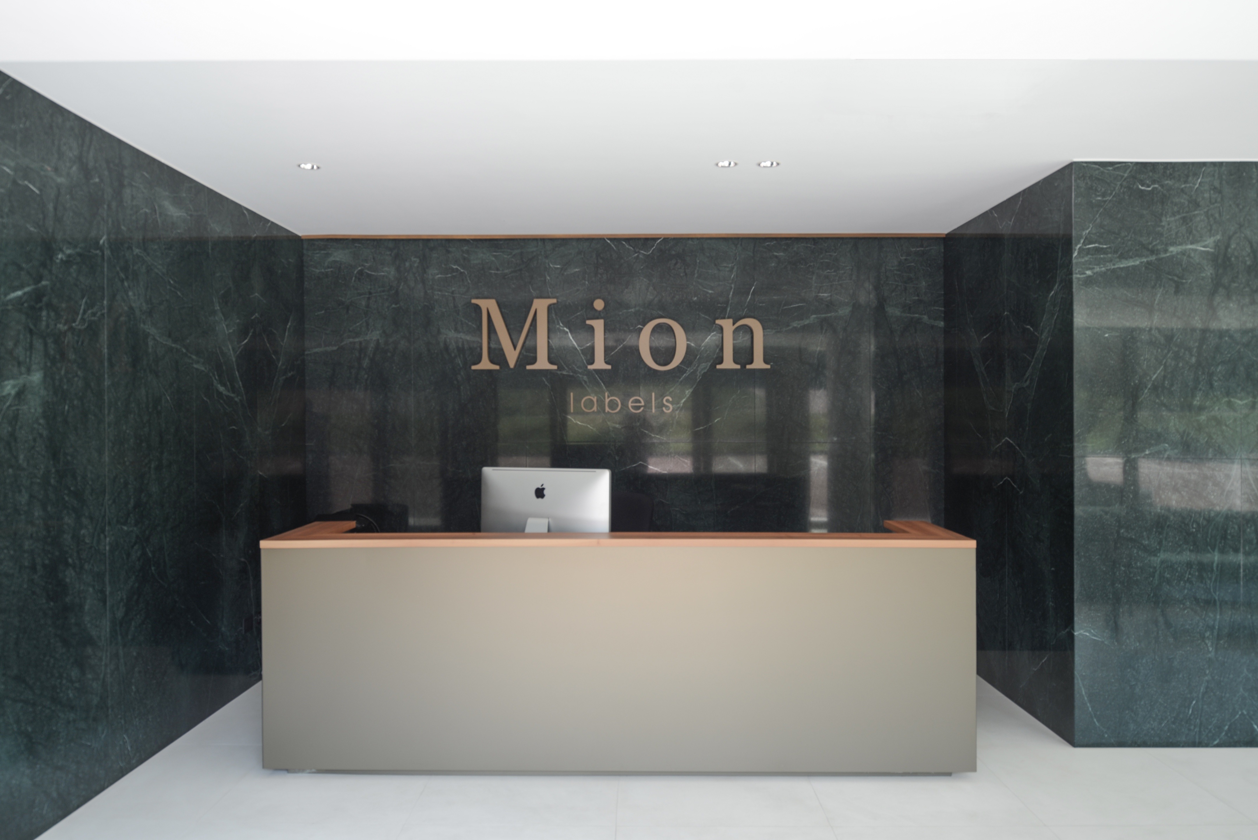 2018 年完工的 Mion Labels 总部大厦，现代简约风格展现办公空间新概念-9