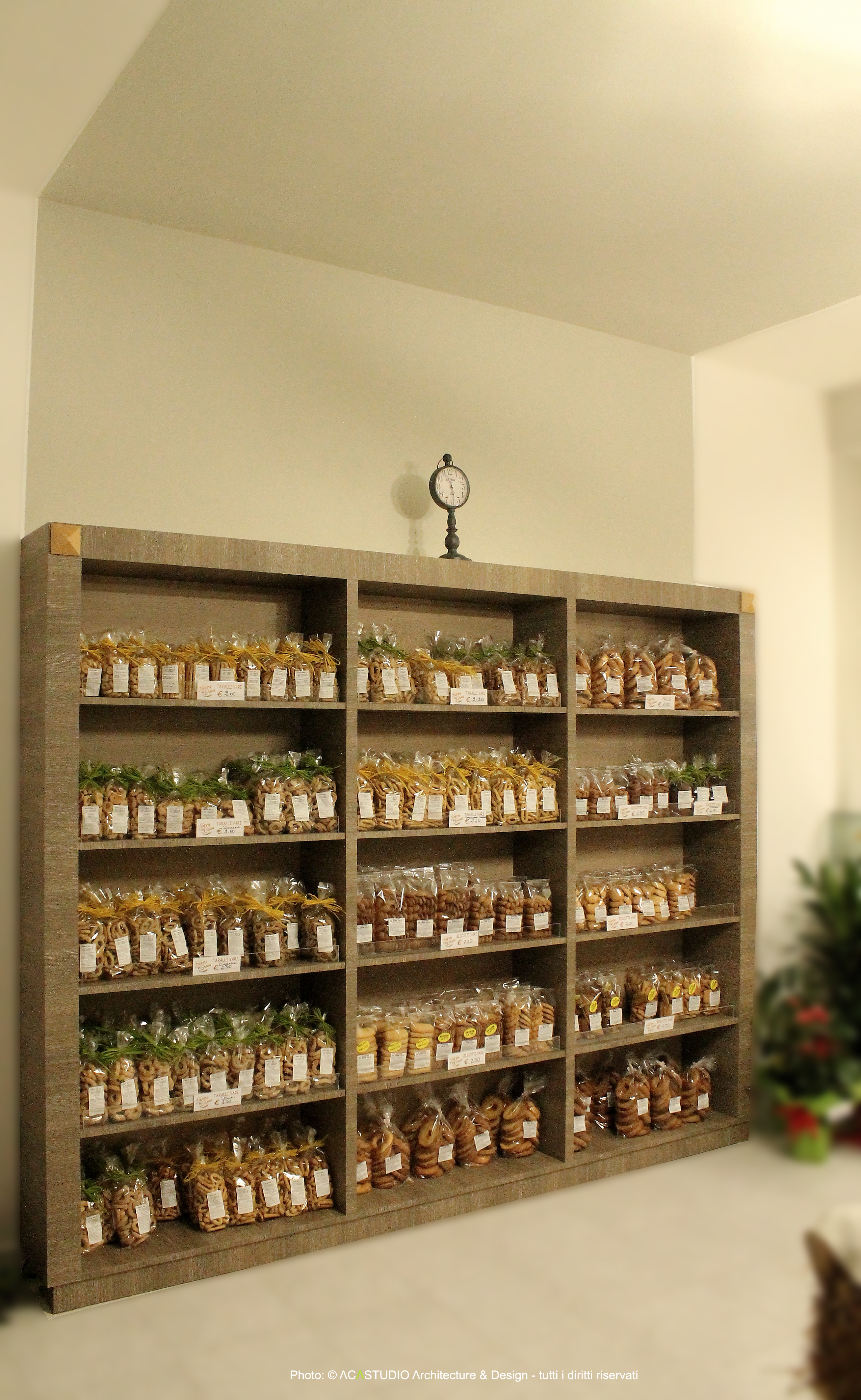 "味道之谷"面包店 | 全流程生产展示的室内设计-1