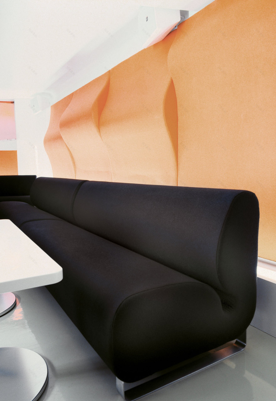 活力曲线概念咖啡厅设计-9