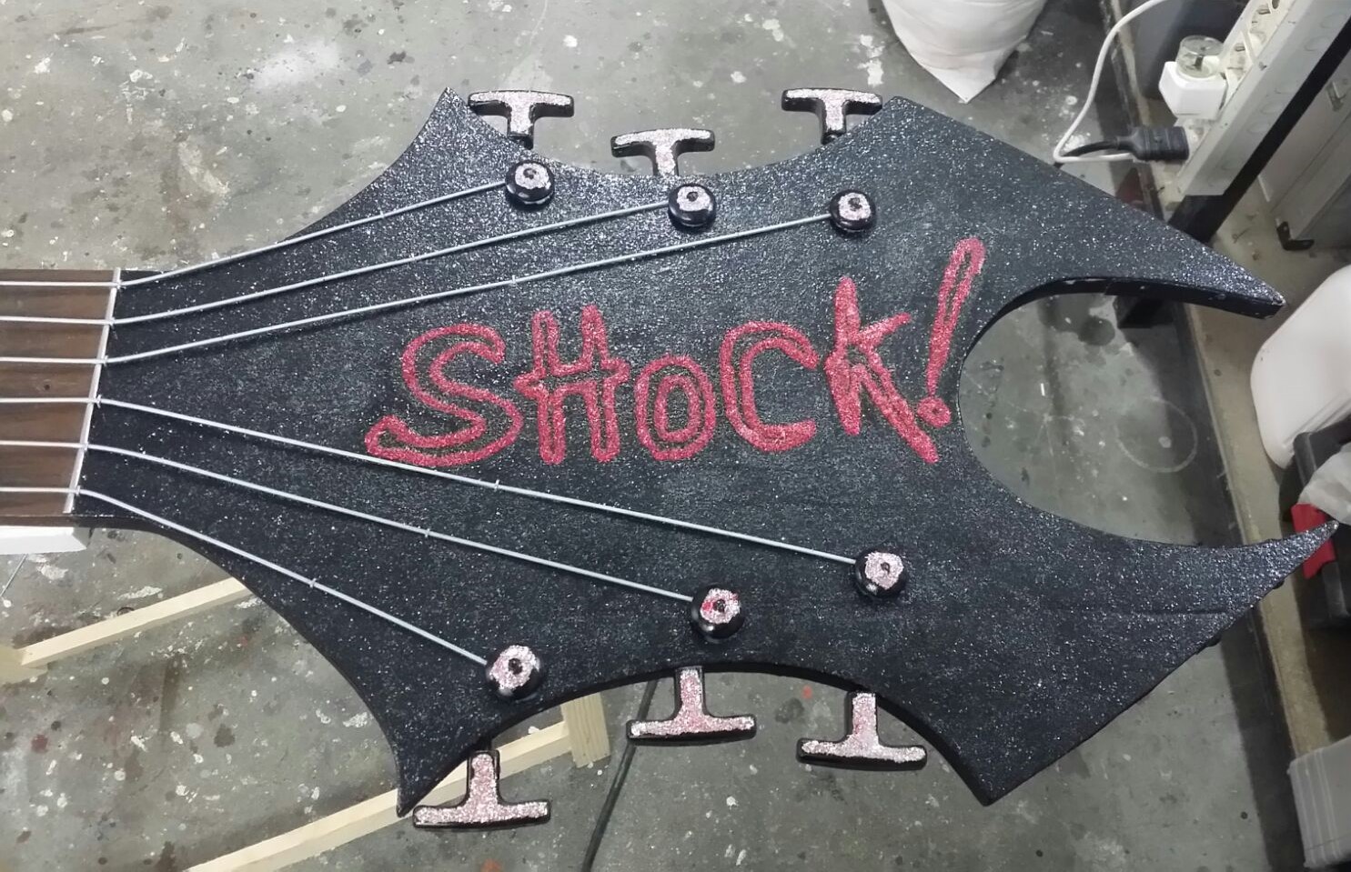 《恐怖摇滚马戏团》创意发光布景设计-4