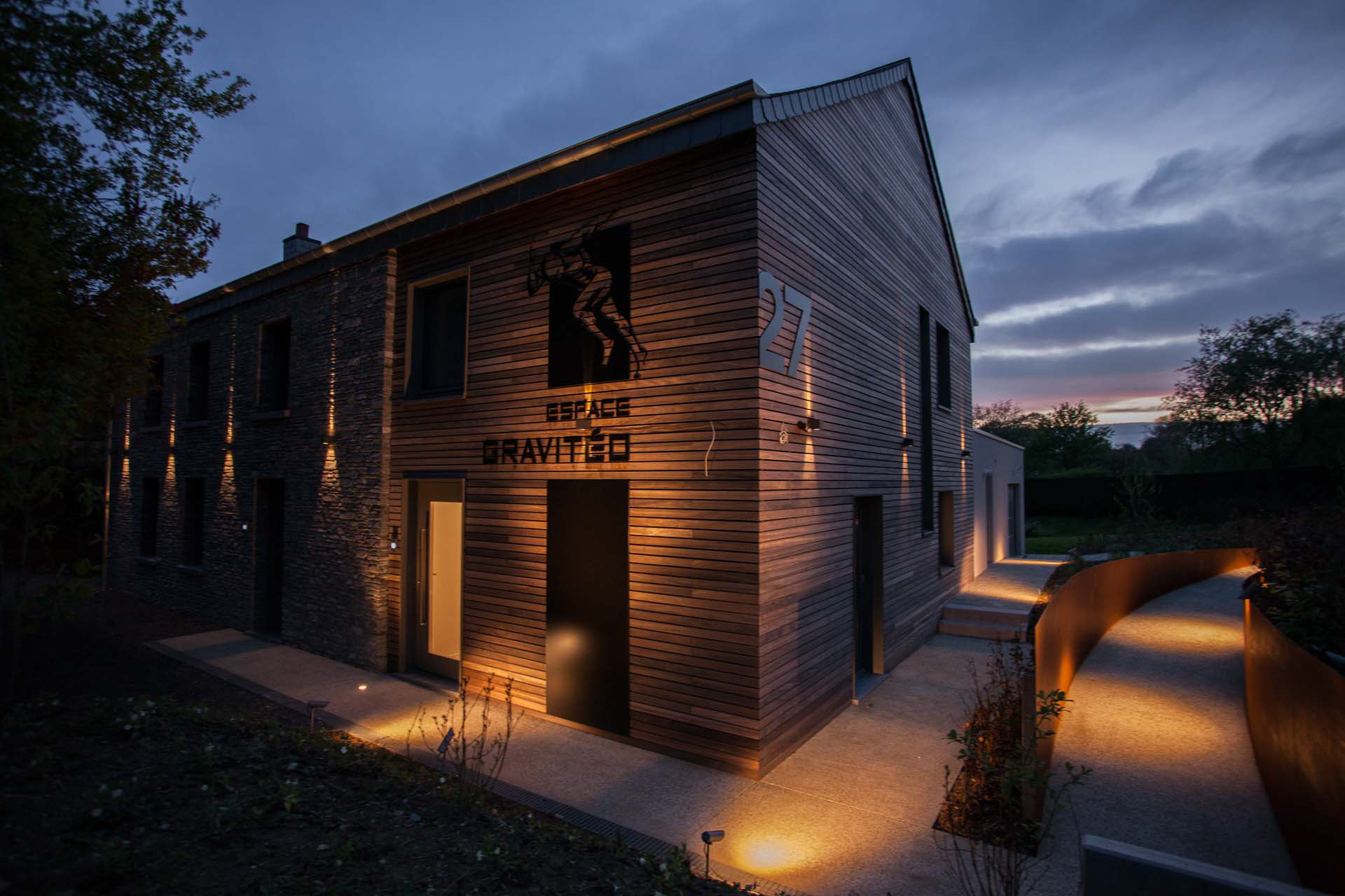 翻新老建筑，打造温馨专业足病诊疗空间-39