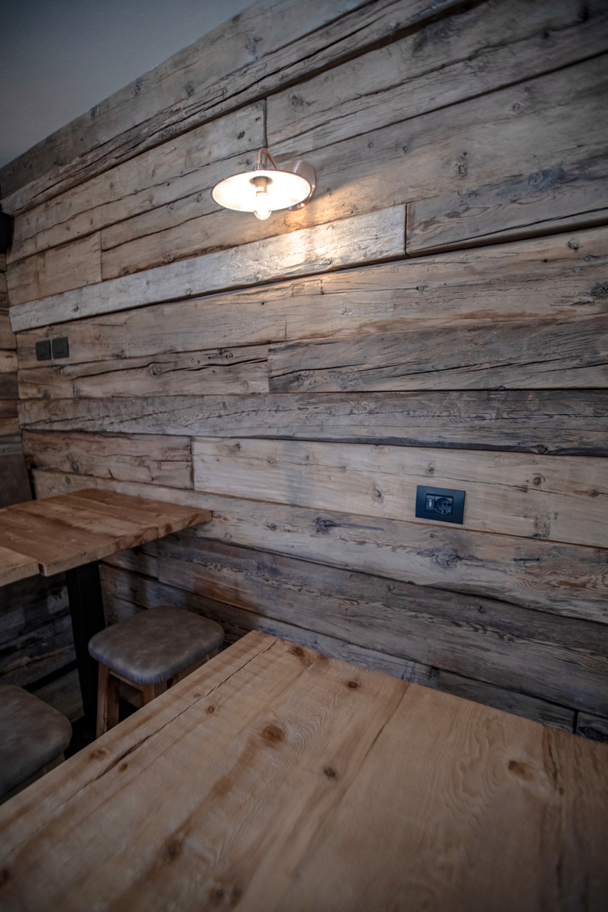 雪山之上的温馨猫舍——La Tana del Gatto 餐厅设计-46