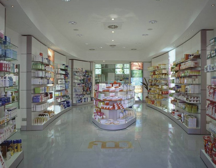 2004 年完成的 Mainardis 新药店室内设计案例-0