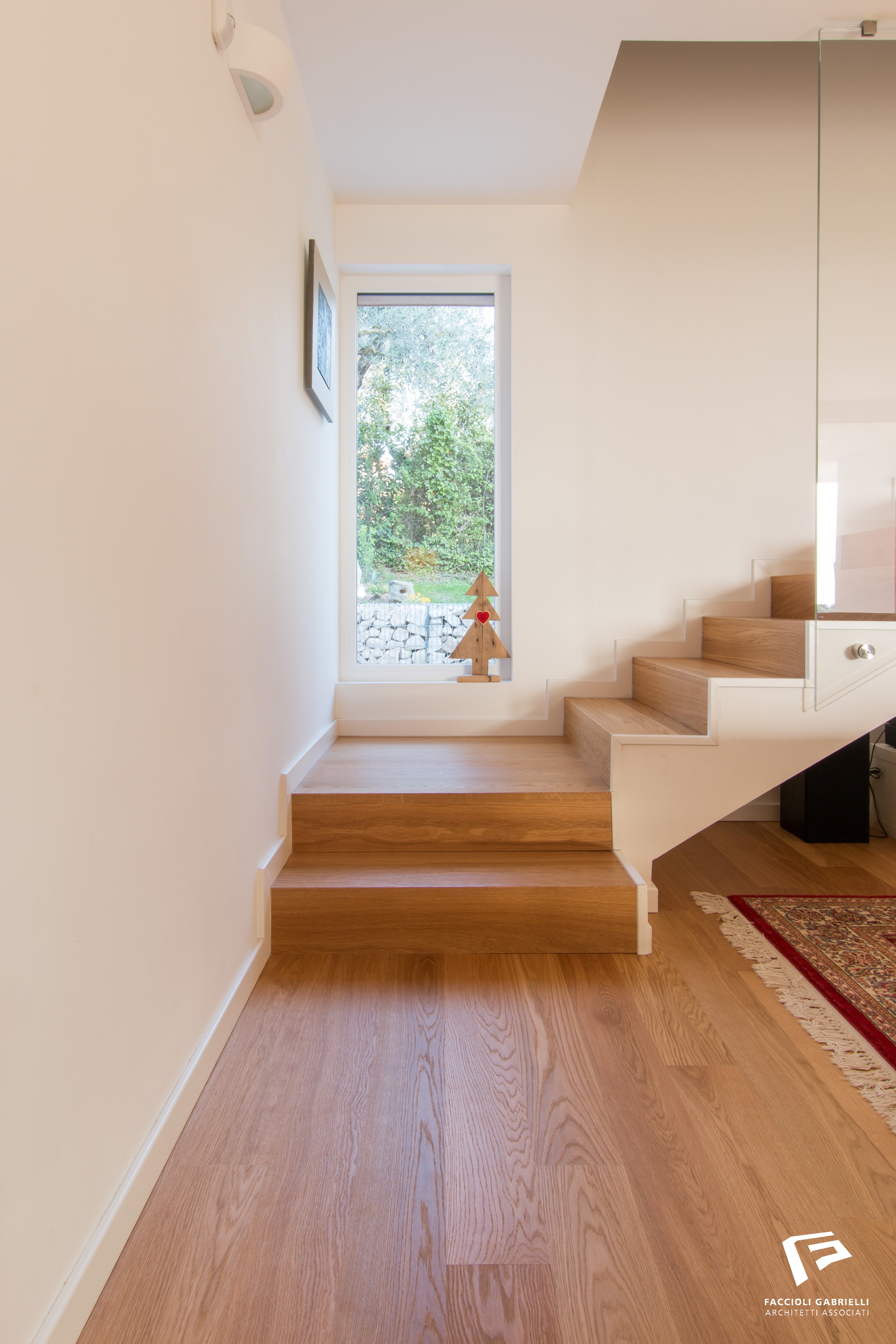 意式湖畔别墅-14