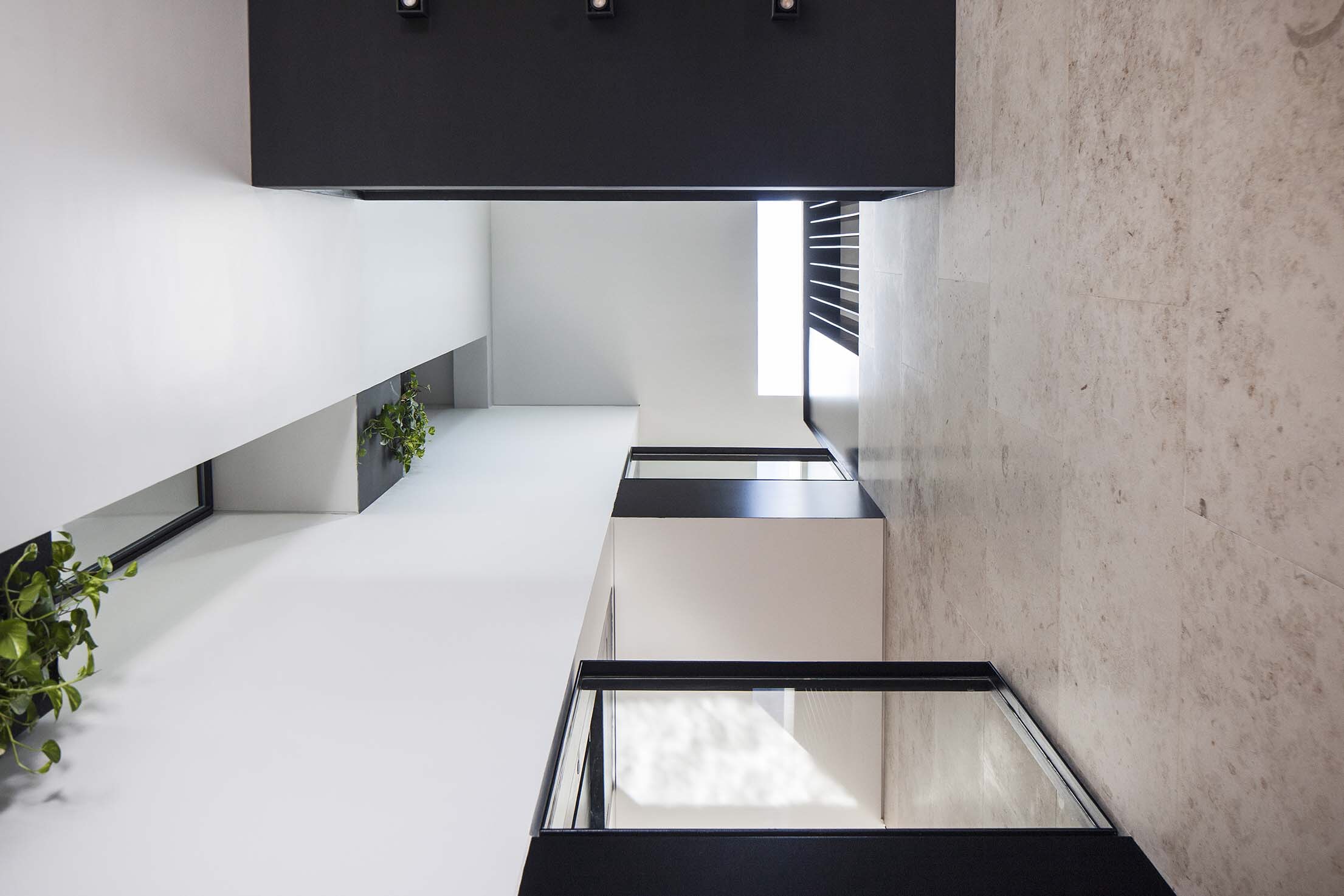 Buenos Aires 湖畔别墅 | 温暖材料与自然融合-5