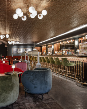 瑞典斯德哥尔摩 Hotel Rival 的 Watson's Bar - 24 天打造未来经典