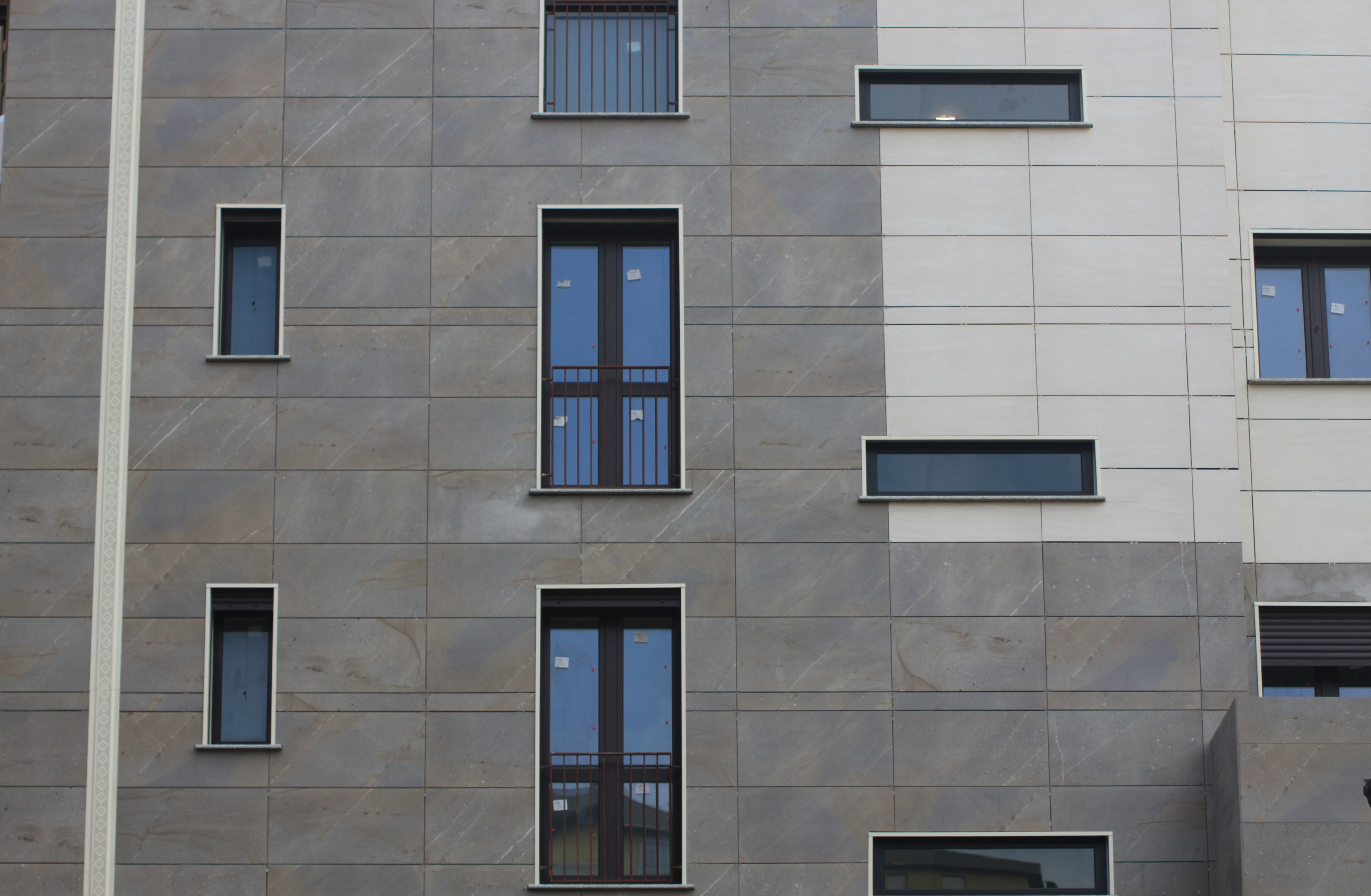 米兰 San Donato 新住宅楼,彩色瓷砖与保温系统的创新结合-5