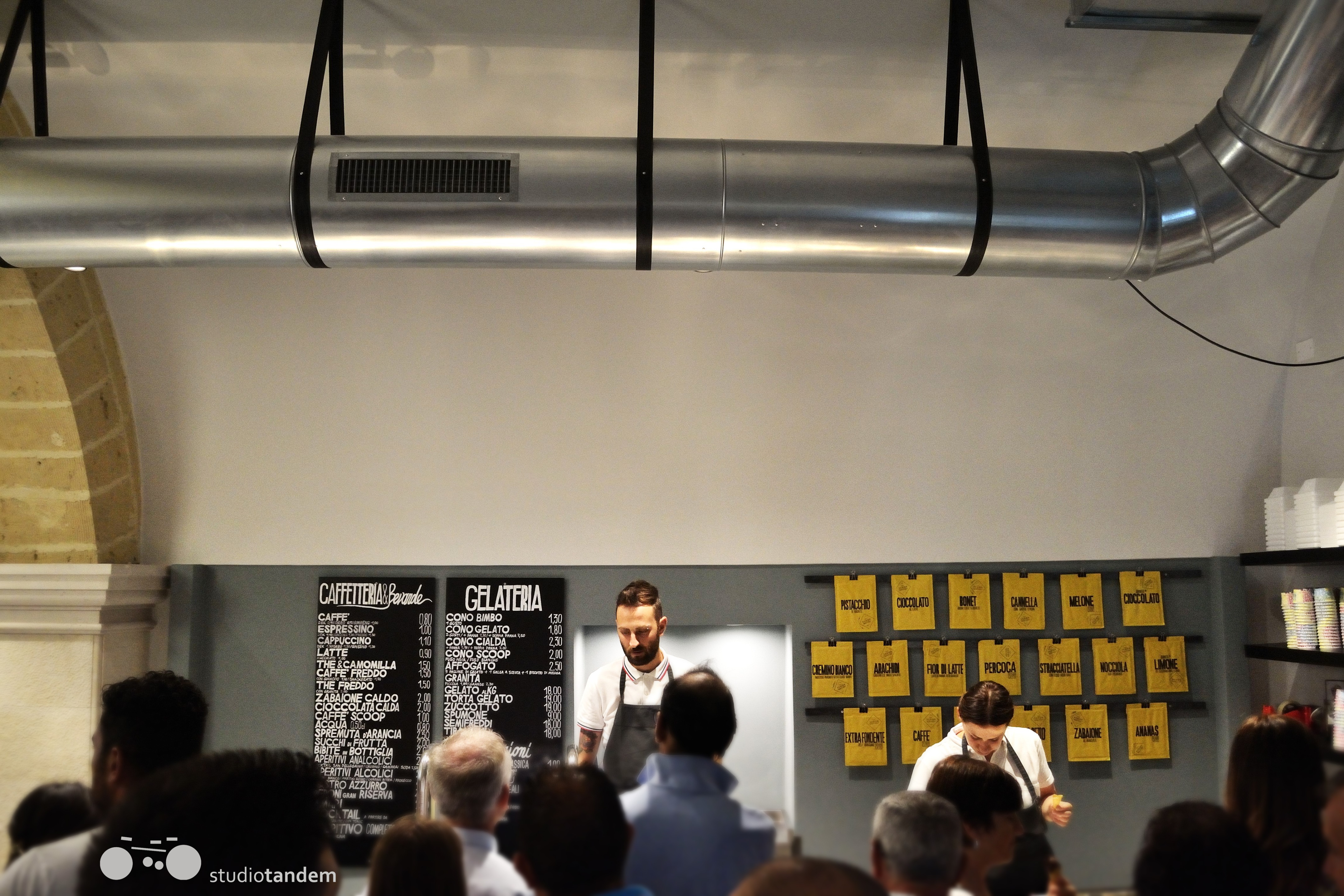 2016 年完成的 SCOOP gelato & caffe 翻新设计案例-1