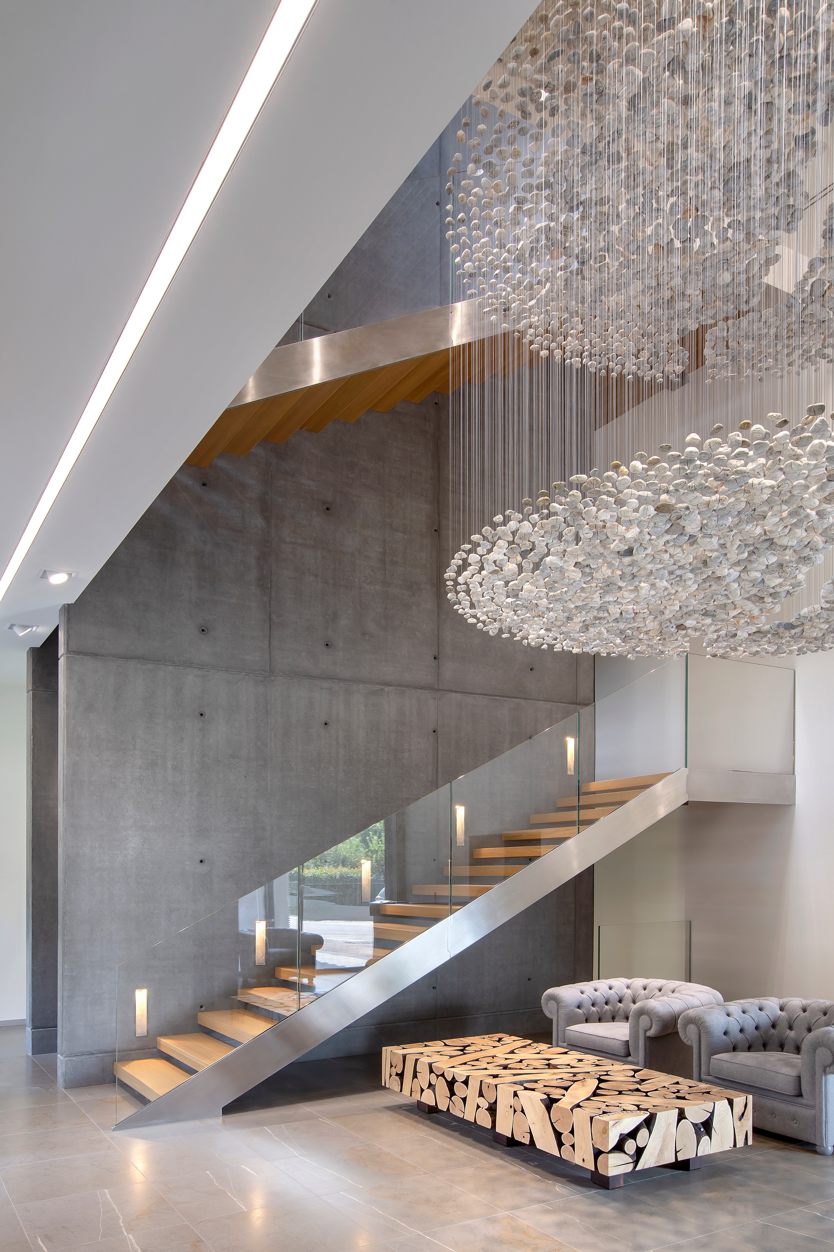 意大利品牌 Herno 总部个性楼梯设计-0