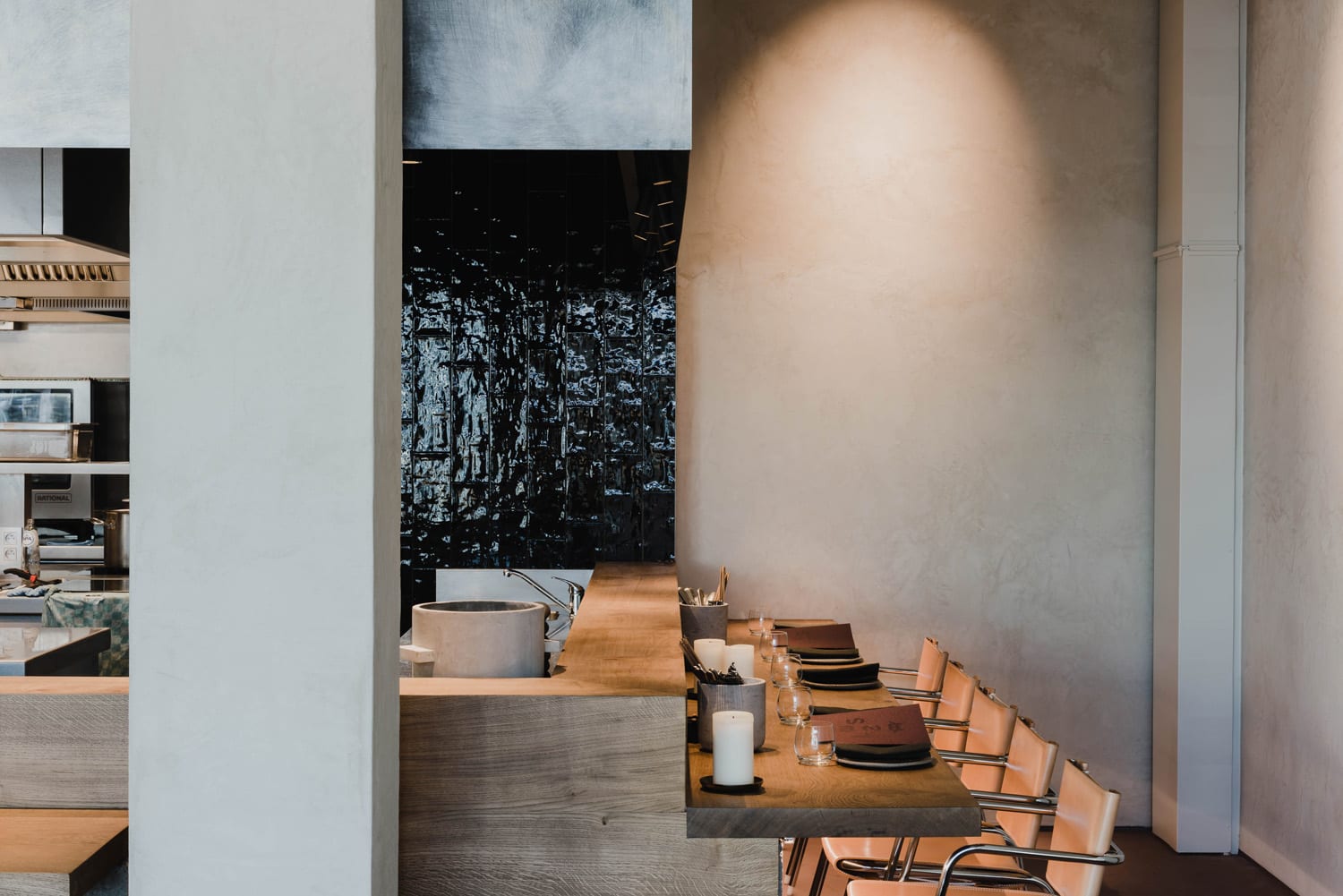 布鲁日 L.E.S.S 餐厅 | 现代木质餐饮空间-2