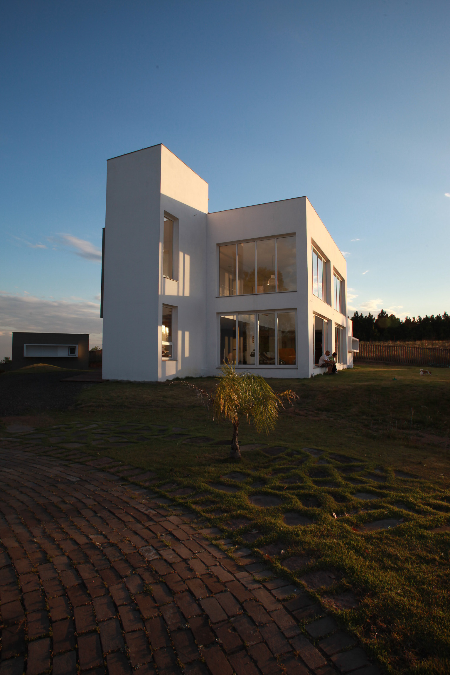 友宅共生 | 融合景观与功能的 445 平米单家庭住宅设计-12