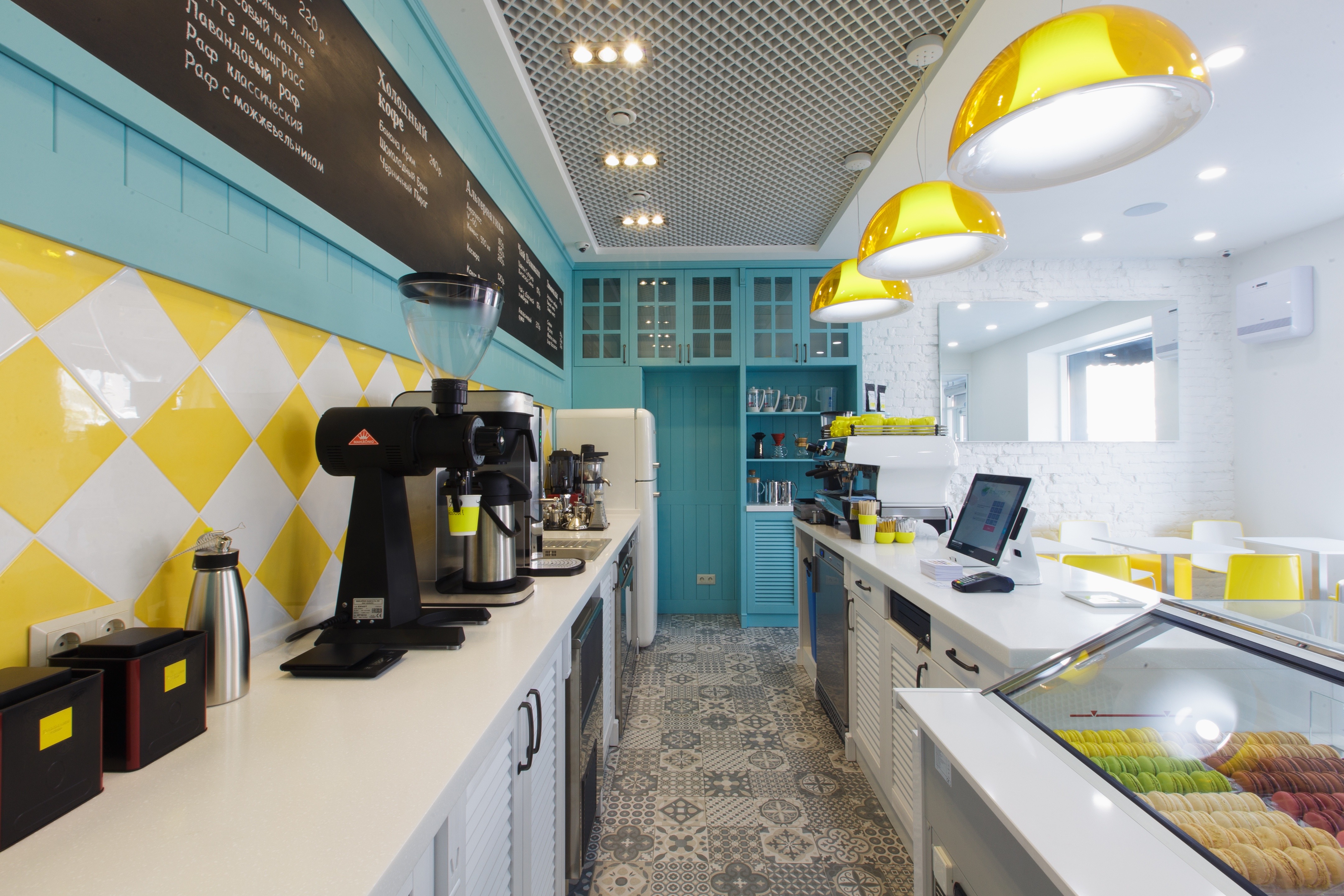 温馨简约,Omsk 城市中心的"Le Marc"咖啡厅-13