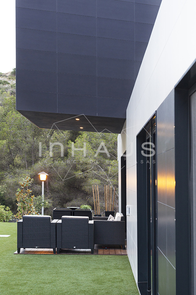 巴塞罗那简约现代模块化别墅-6