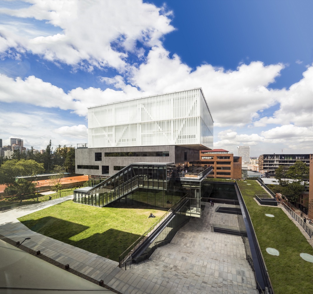 波哥大杰弗里亚大学艺术学院新建筑,城市与自然交融-47