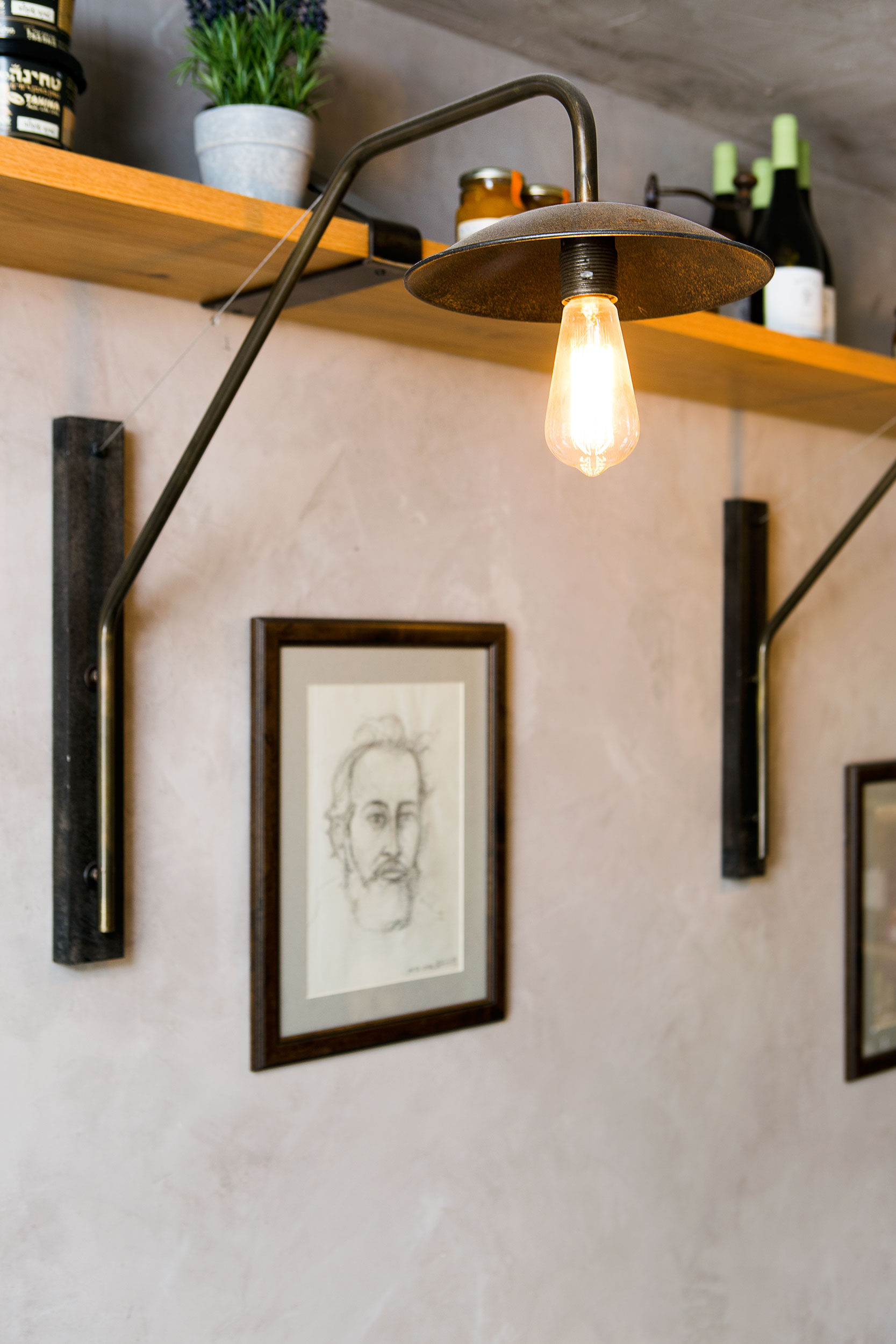 金属木质元素打造的现代烘焙咖啡厅-13