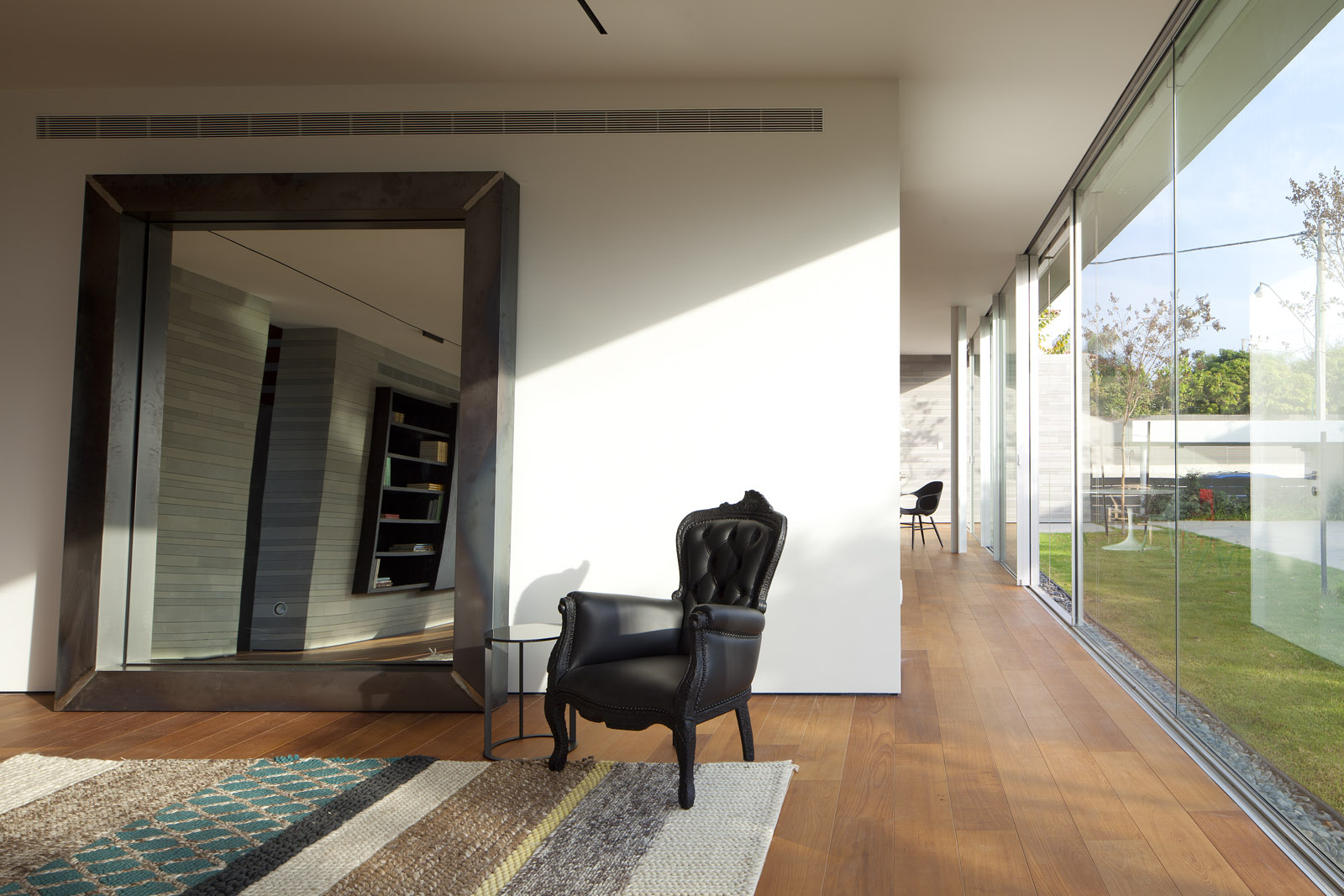 线性之家 | 利用石墙与木“Mashrabiya”打造四维空间-14