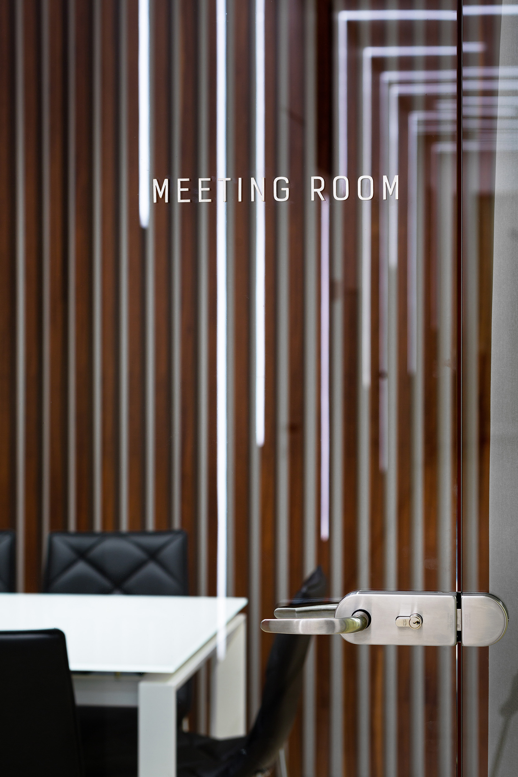 数字牙科诊所 TEFI——现代医疗空间的艺术诠释-6