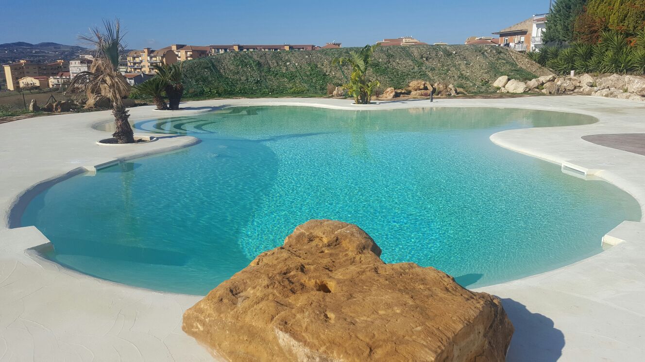 户外泳池打造梦幻家园-2