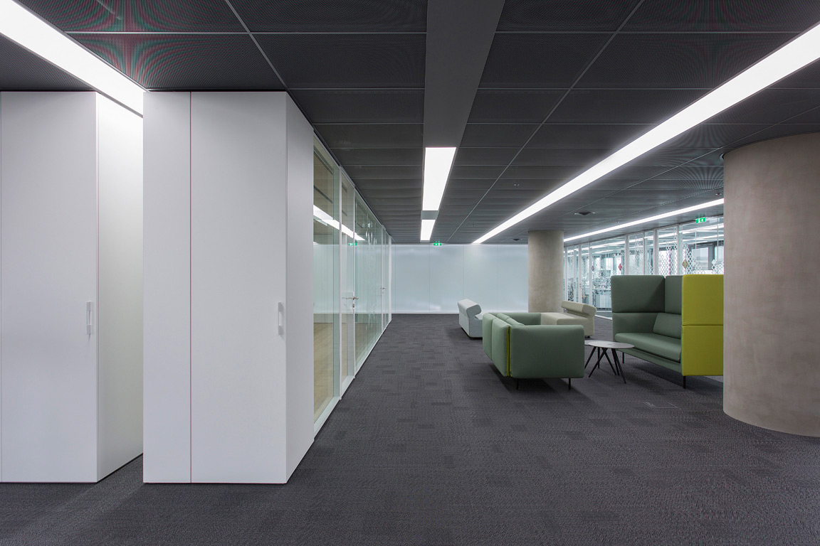 挪威驻雅典大使馆 | 现代轻盈，自然日光与传统针织的融合-15